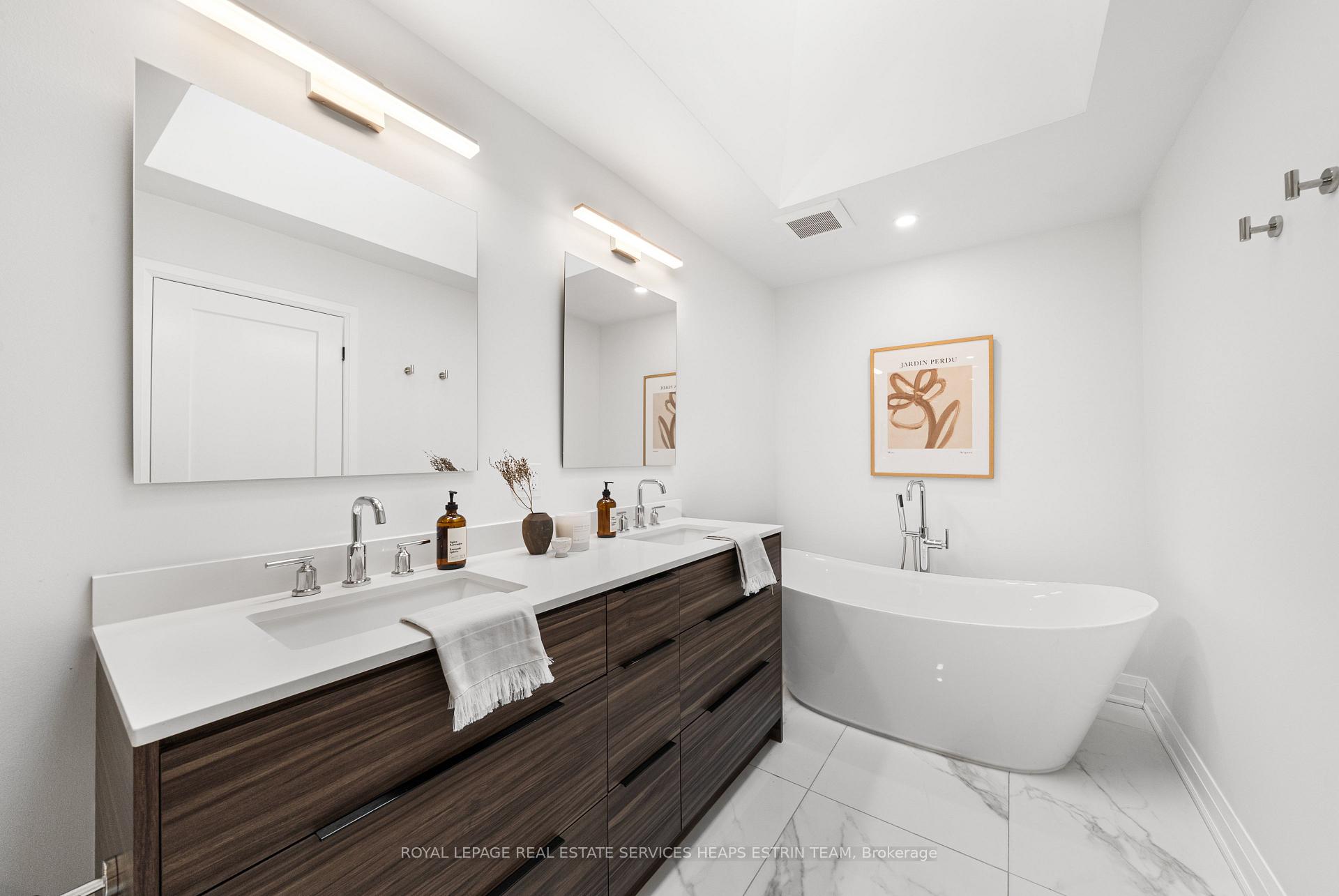 Photo 31 of 247A Lippincott Street, Toronto, University — HOMEH
