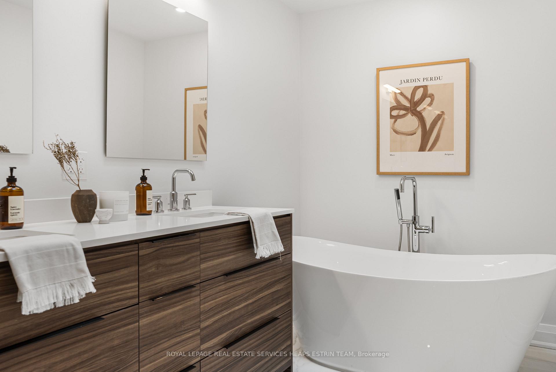 Photo 32 of 247A Lippincott Street, Toronto, University — HOMEH