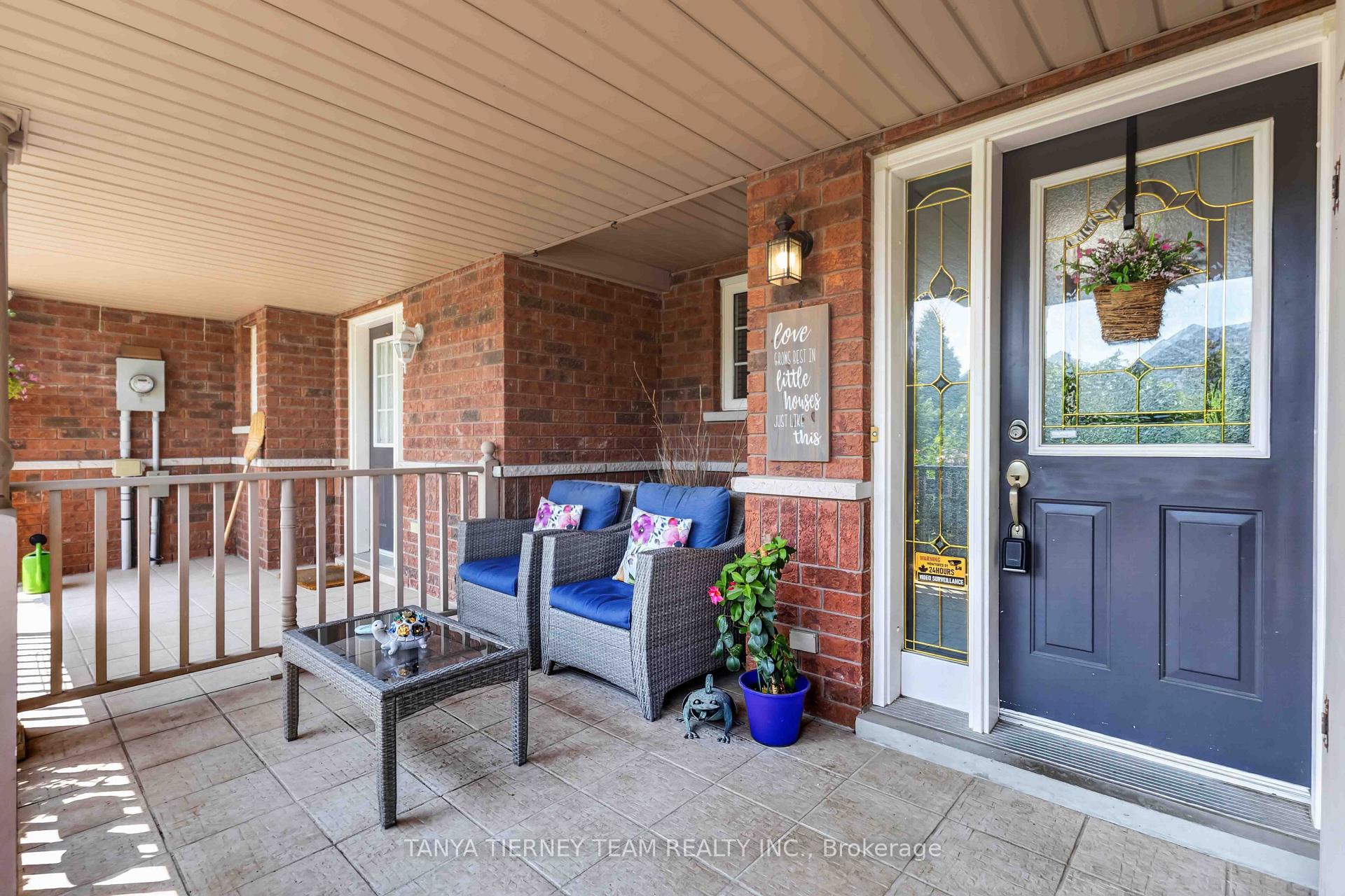 Photo 4 of 22 Sinden Drive, Whitby, Brooklin — HOMEH