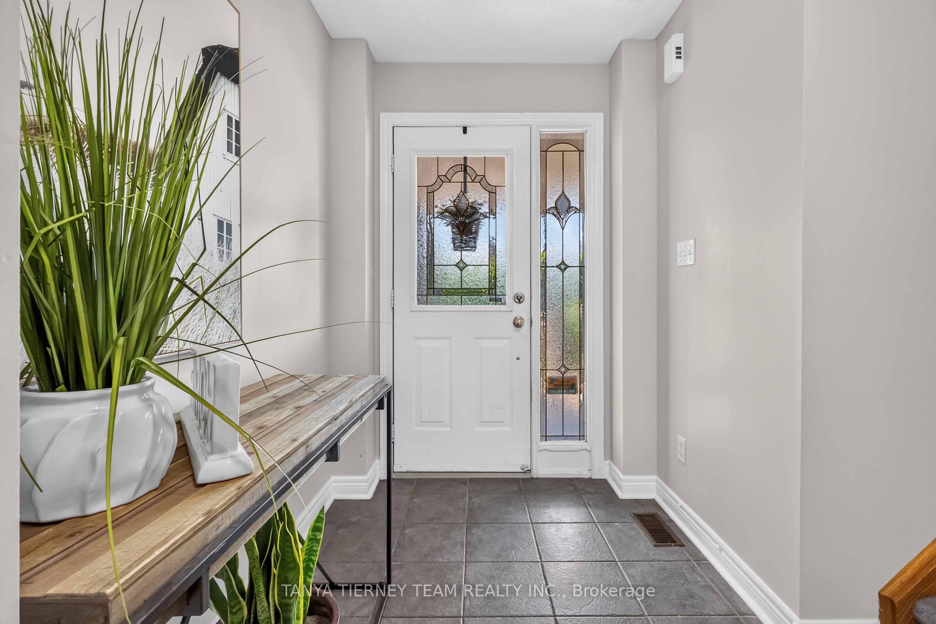 Photo 6 of 22 Sinden Drive, Whitby, Brooklin — HOMEH