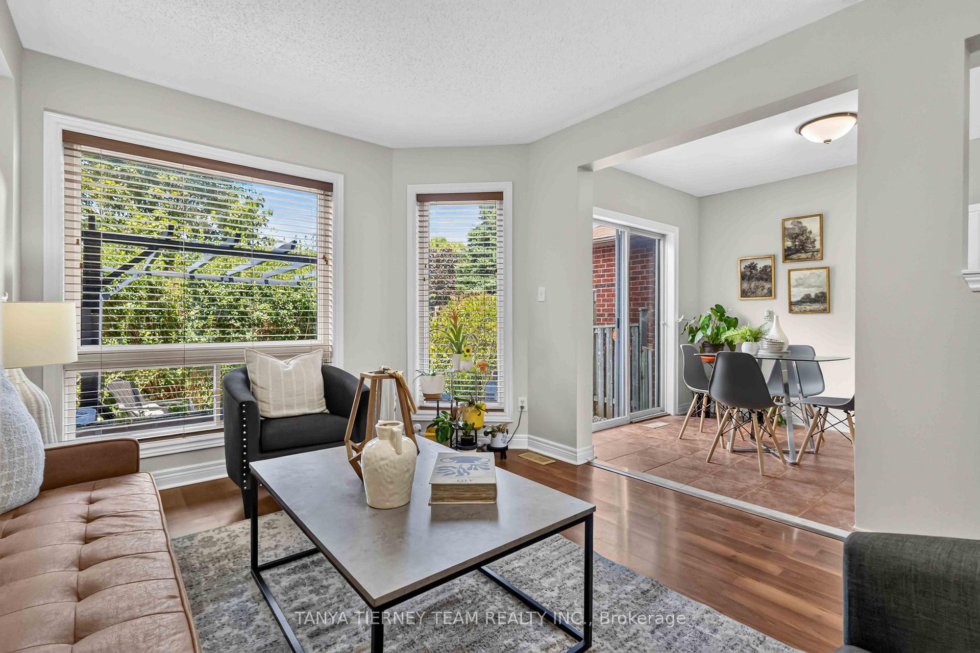 Photo 18 of 22 Sinden Drive, Whitby, Brooklin — HOMEH