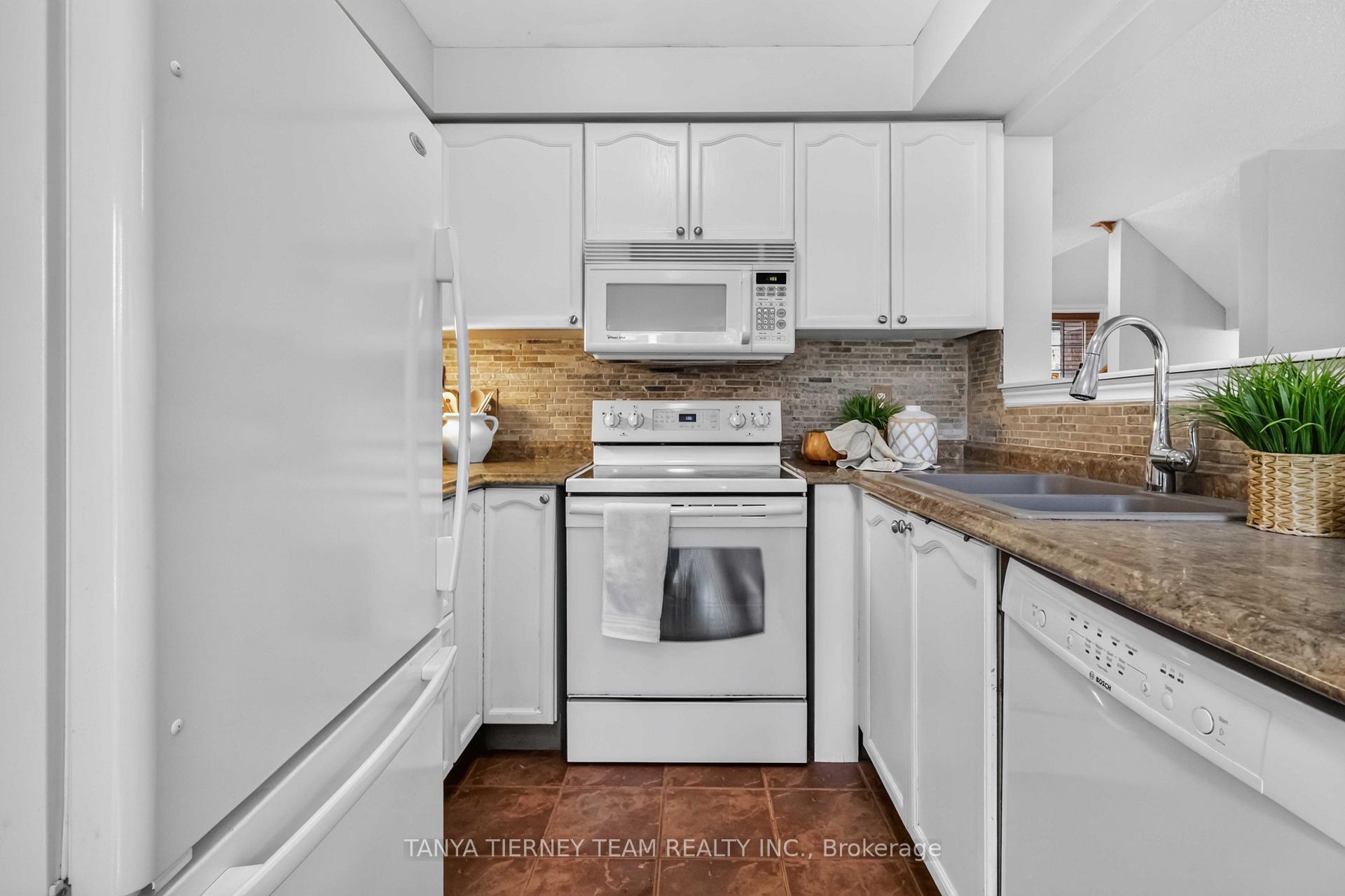 Photo 23 of 22 Sinden Drive, Whitby, Brooklin — HOMEH
