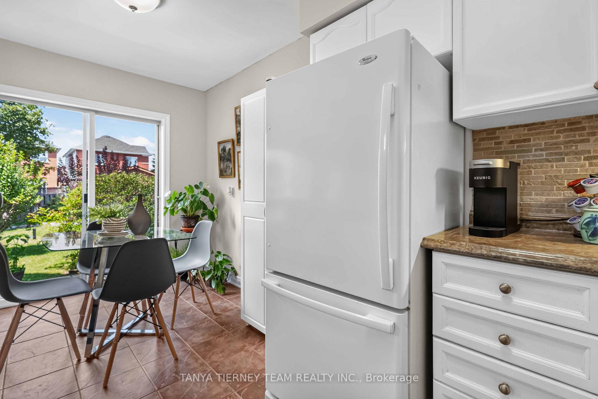 Photo 26 of 22 Sinden Drive, Whitby, Brooklin — HOMEH