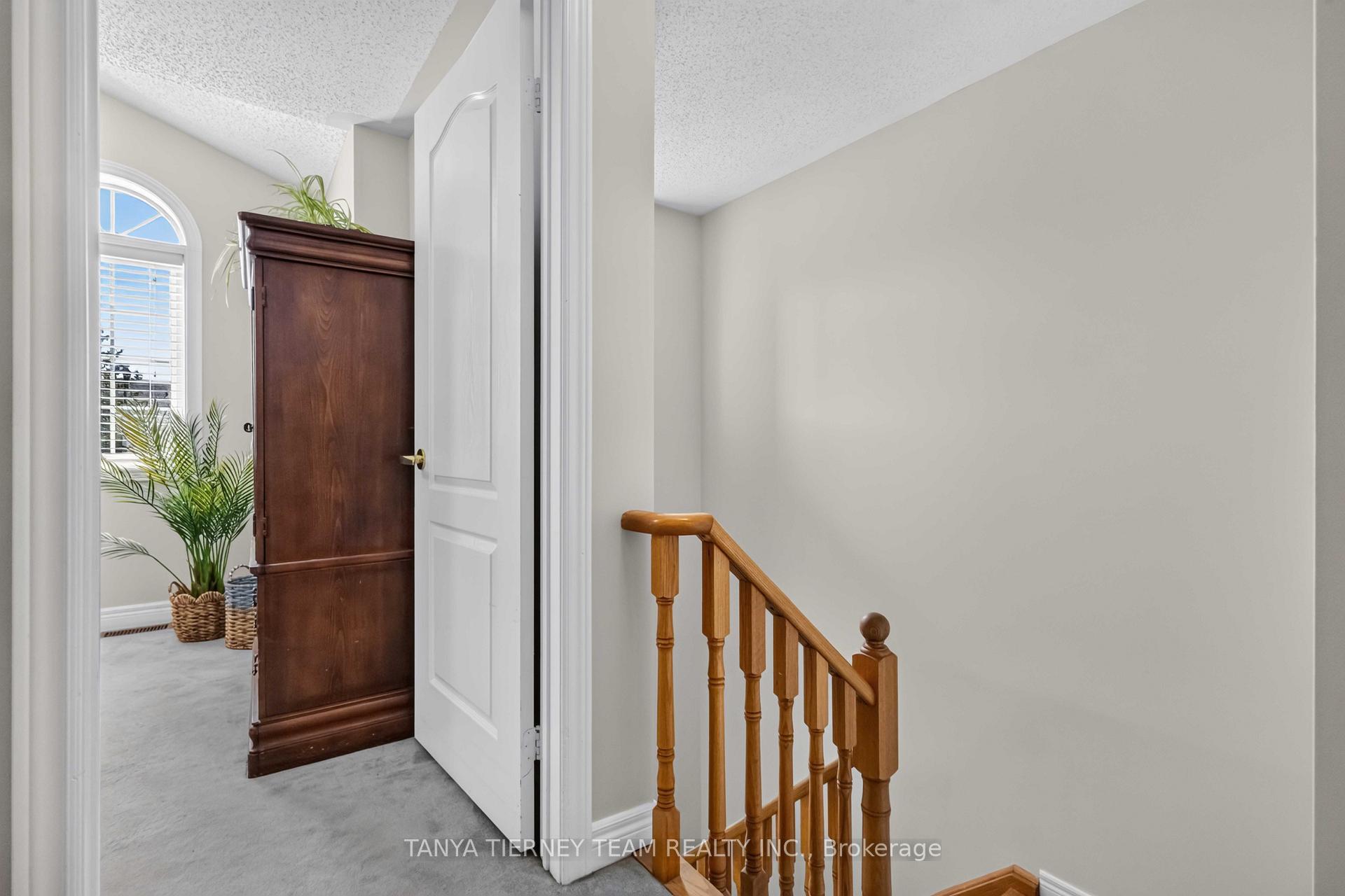 Photo 30 of 22 Sinden Drive, Whitby, Brooklin — HOMEH