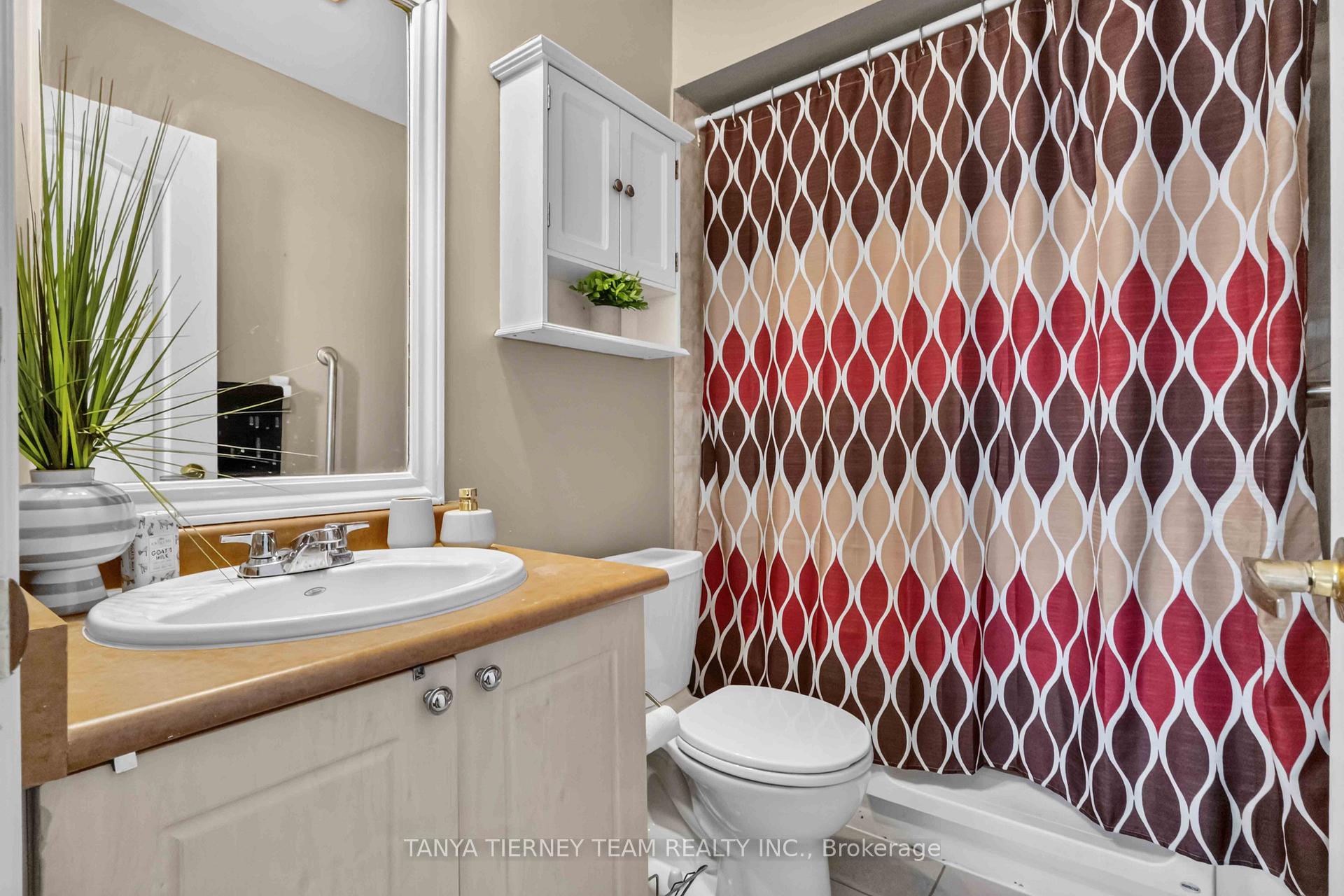 Photo 33 of 22 Sinden Drive, Whitby, Brooklin — HOMEH