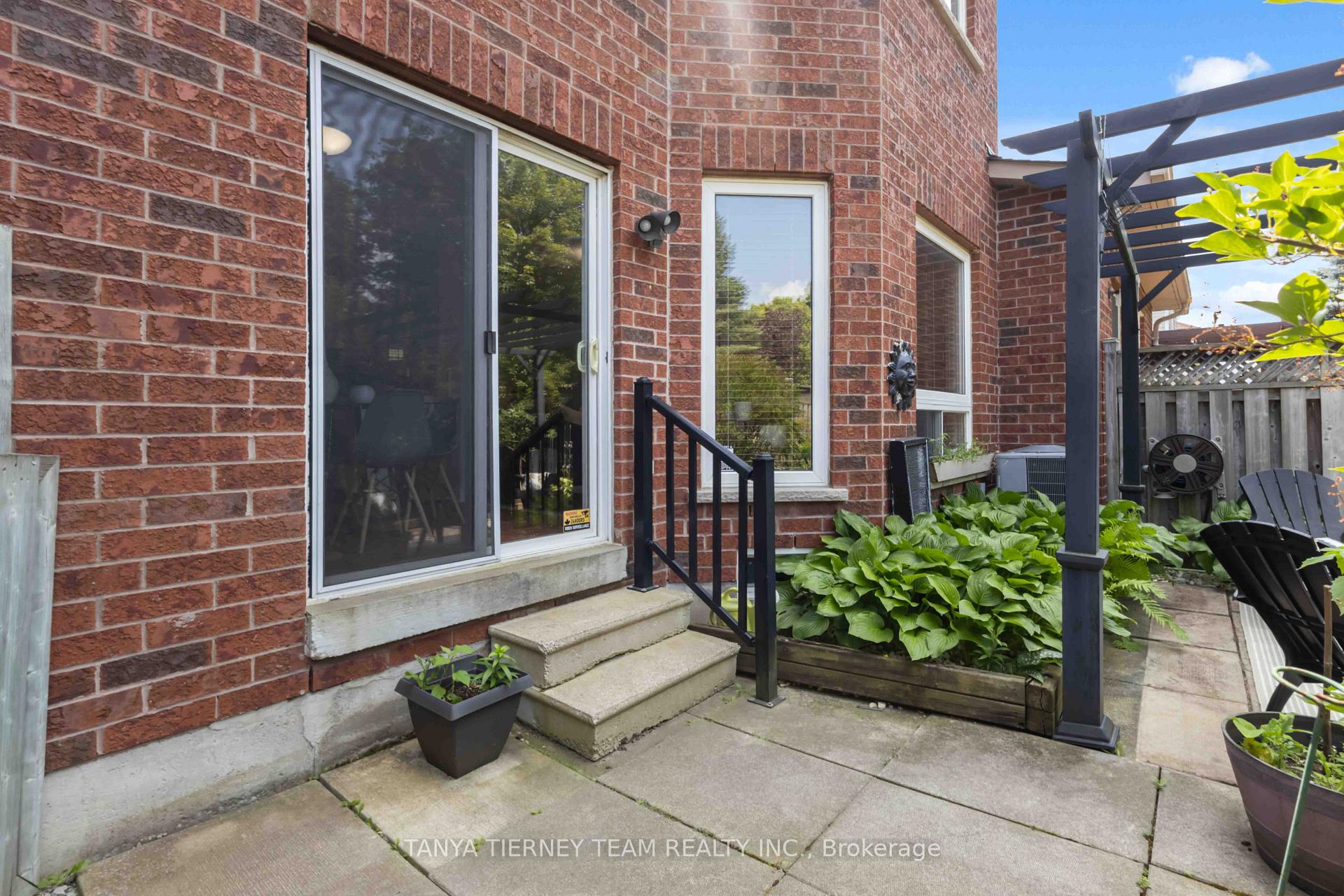 Photo 44 of 22 Sinden Drive, Whitby, Brooklin — HOMEH