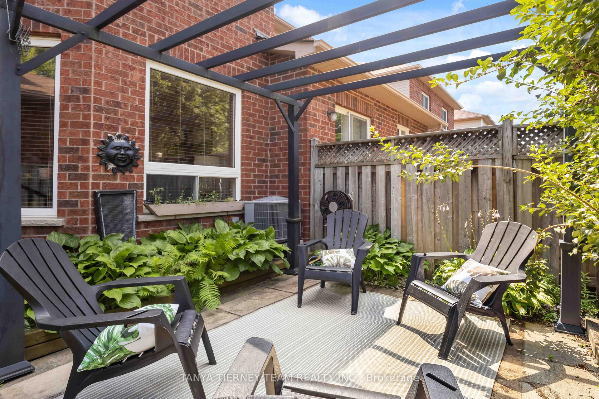 Photo 45 of 22 Sinden Drive, Whitby, Brooklin — HOMEH