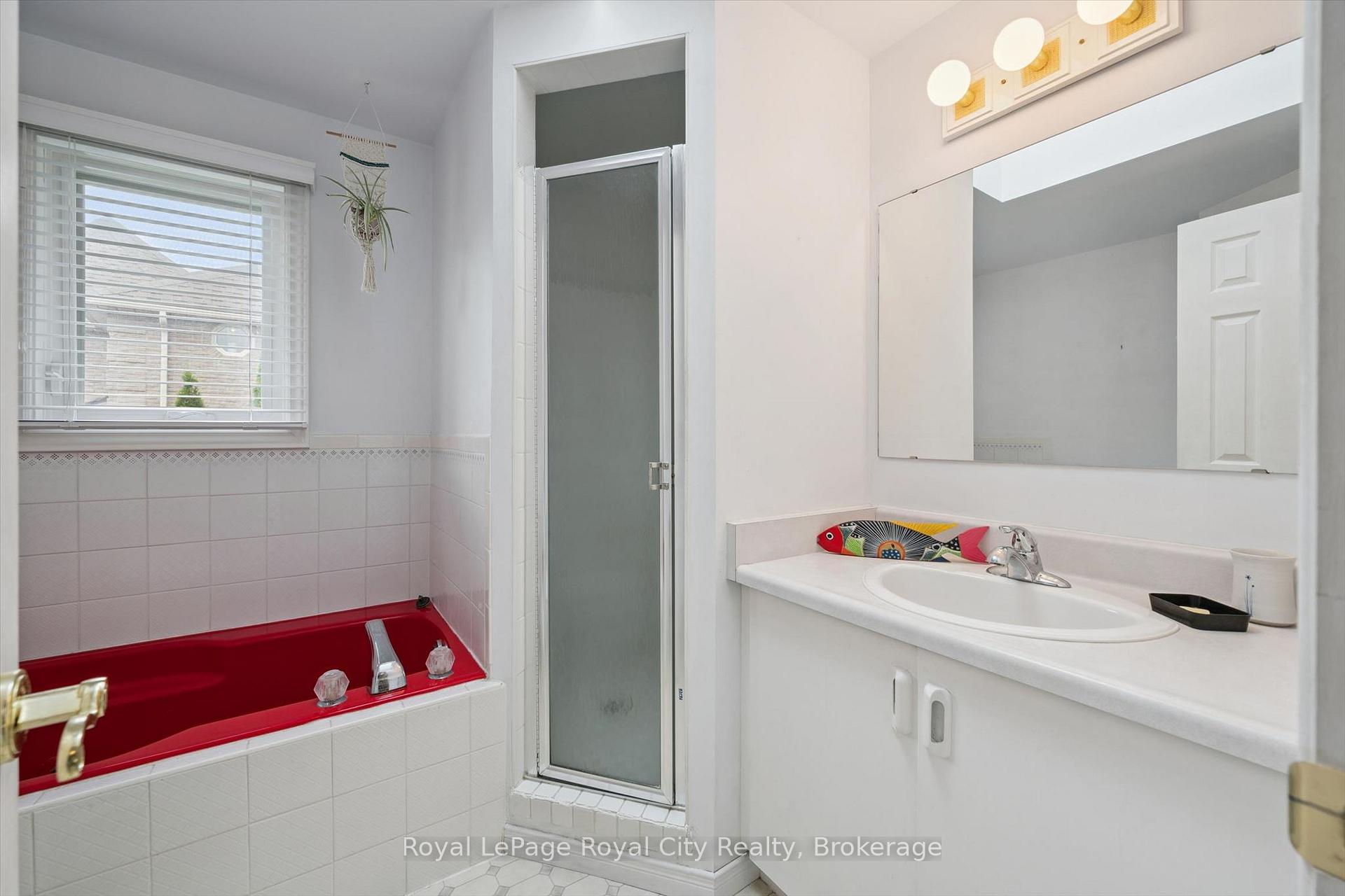 Photo 20 of 8 Mollison Court, Guelph, Kortright Hills — HOMEH