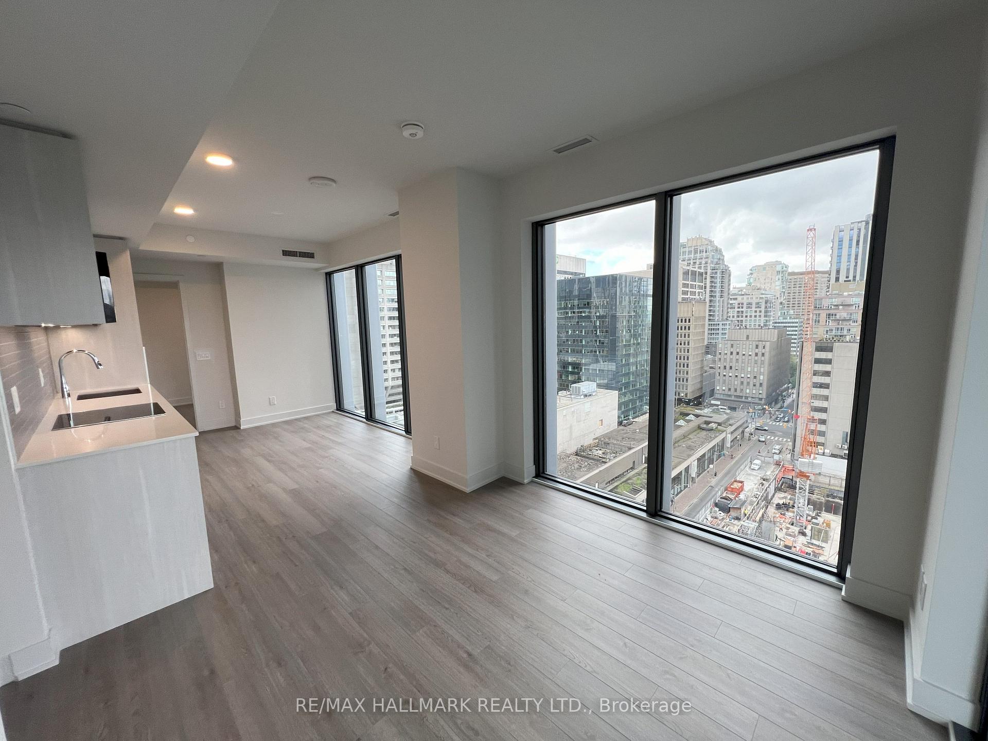 Photo 11 of Unit 1402, 8 Cumberland Street, Toronto, The Annex — HOMEH