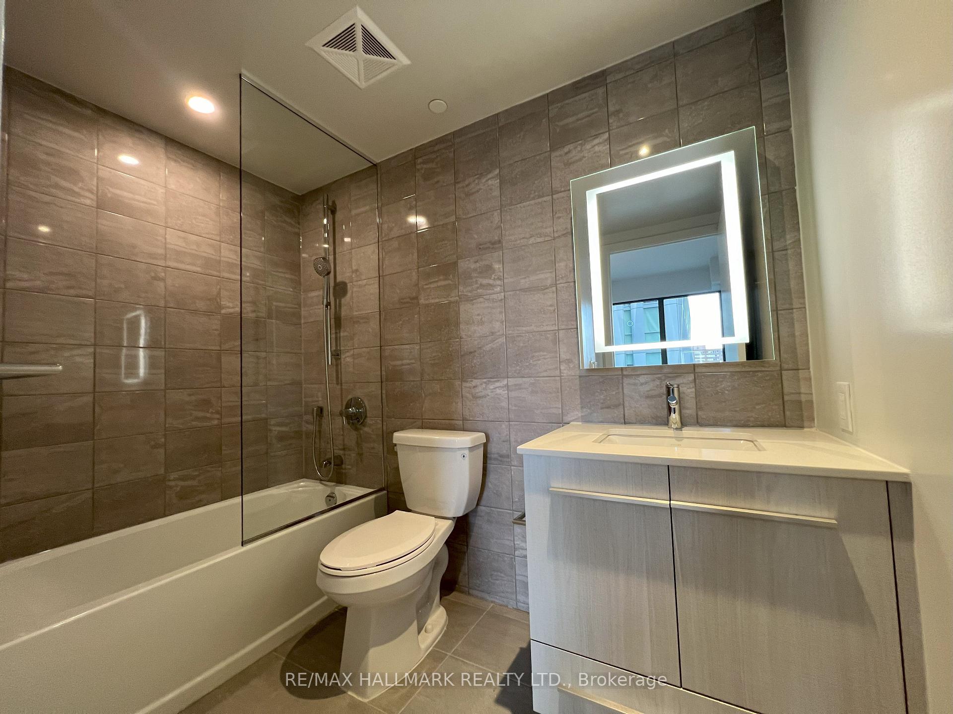 Photo 22 of Unit 1402, 8 Cumberland Street, Toronto, The Annex — HOMEH