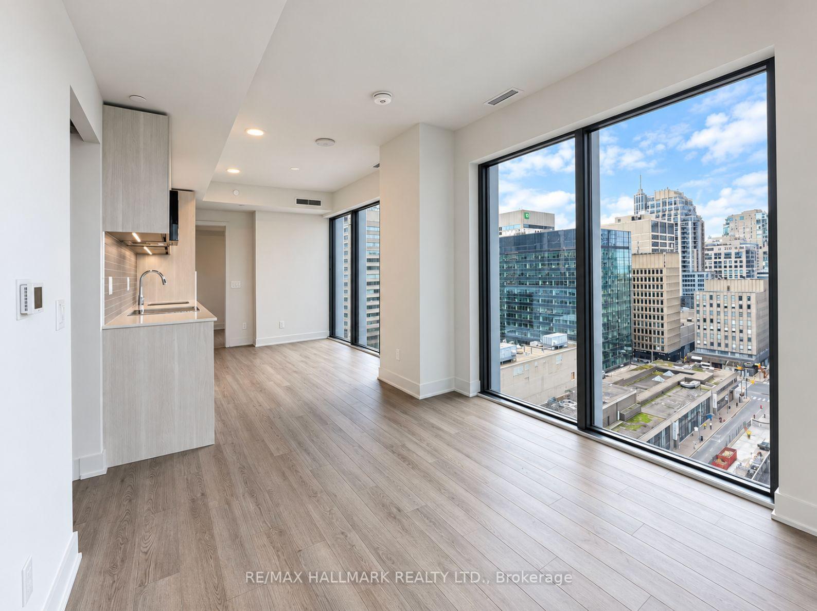 Photo 6 of Unit 1402, 8 Cumberland Street, Toronto, The Annex — HOMEH