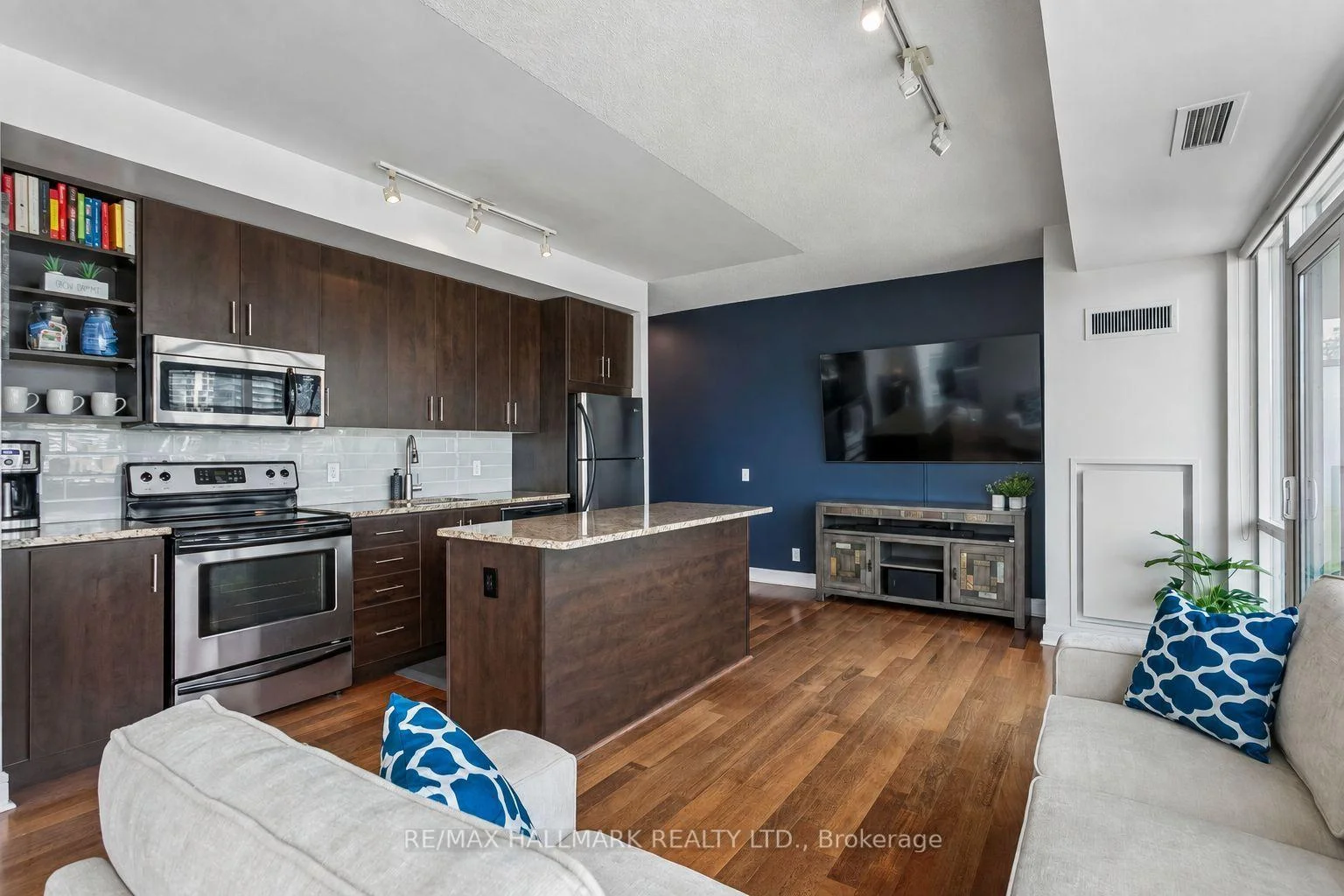 Photo 5 of Unit 1202, 116 George Street, Toronto, Moss Park — HOMEH