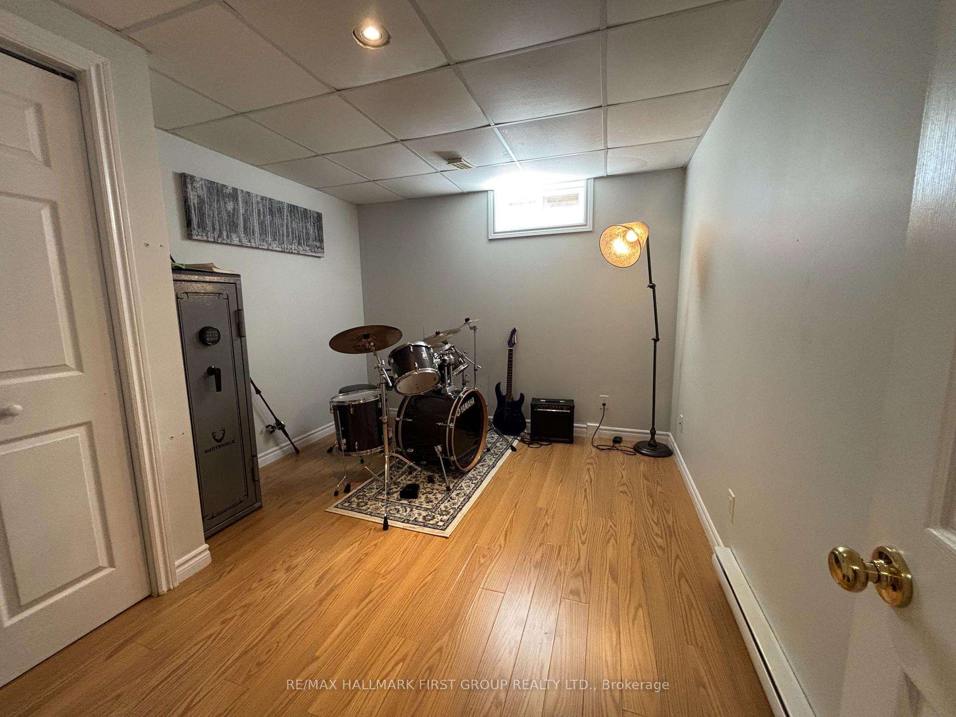 Photo 4 of Unit #Lower, 640 Pinewood Drive, Peterborough, Otonabee Ward 1 — HOMEH