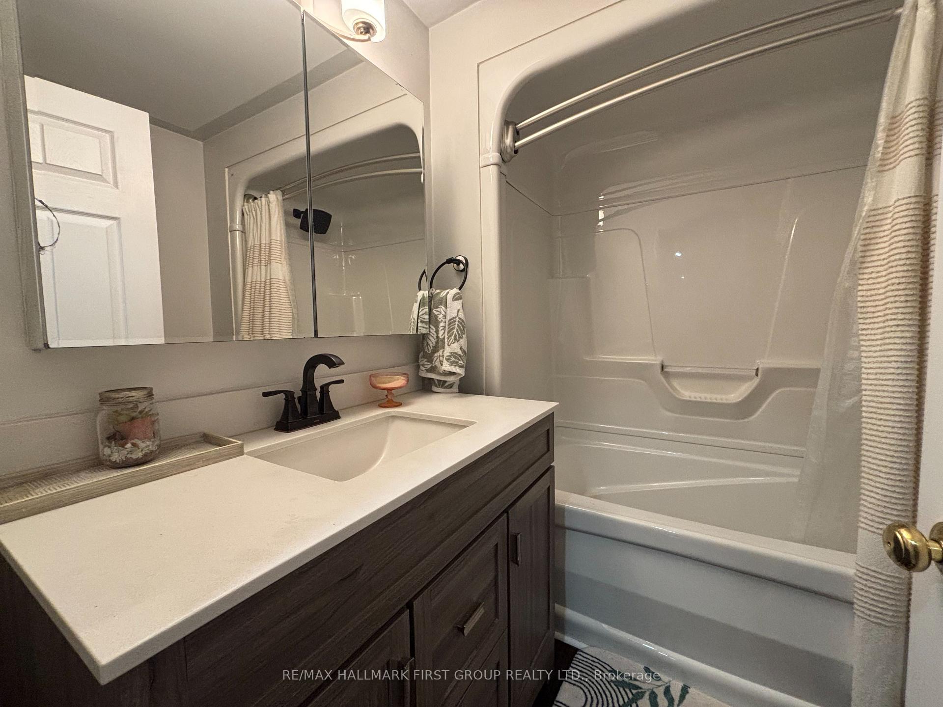 Photo 6 of Unit #Lower, 640 Pinewood Drive, Peterborough, Otonabee Ward 1 — HOMEH