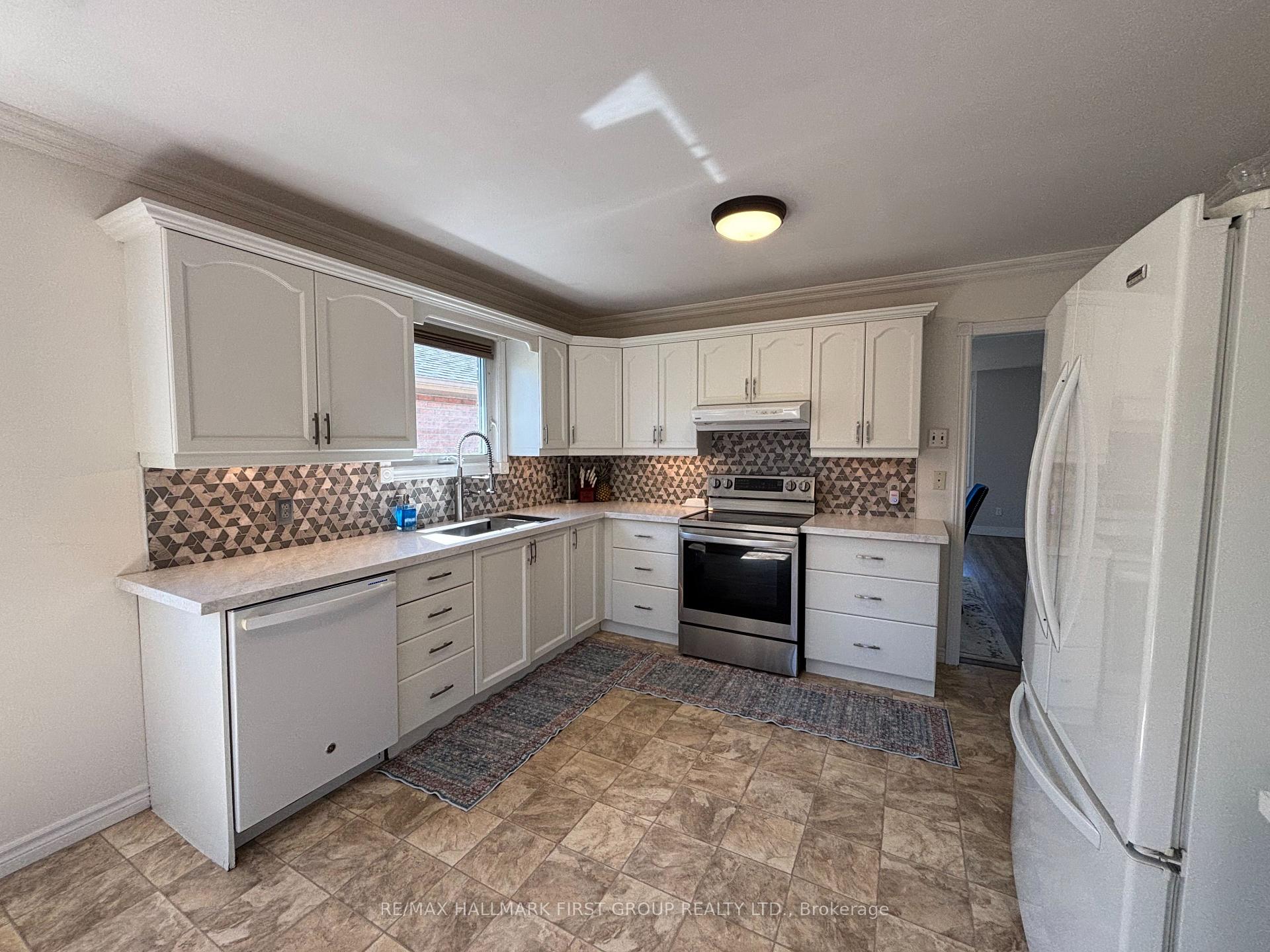 Photo 14 of Unit #Upper, 640 Pinewood Drive, Peterborough, Otonabee Ward 1 — HOMEH