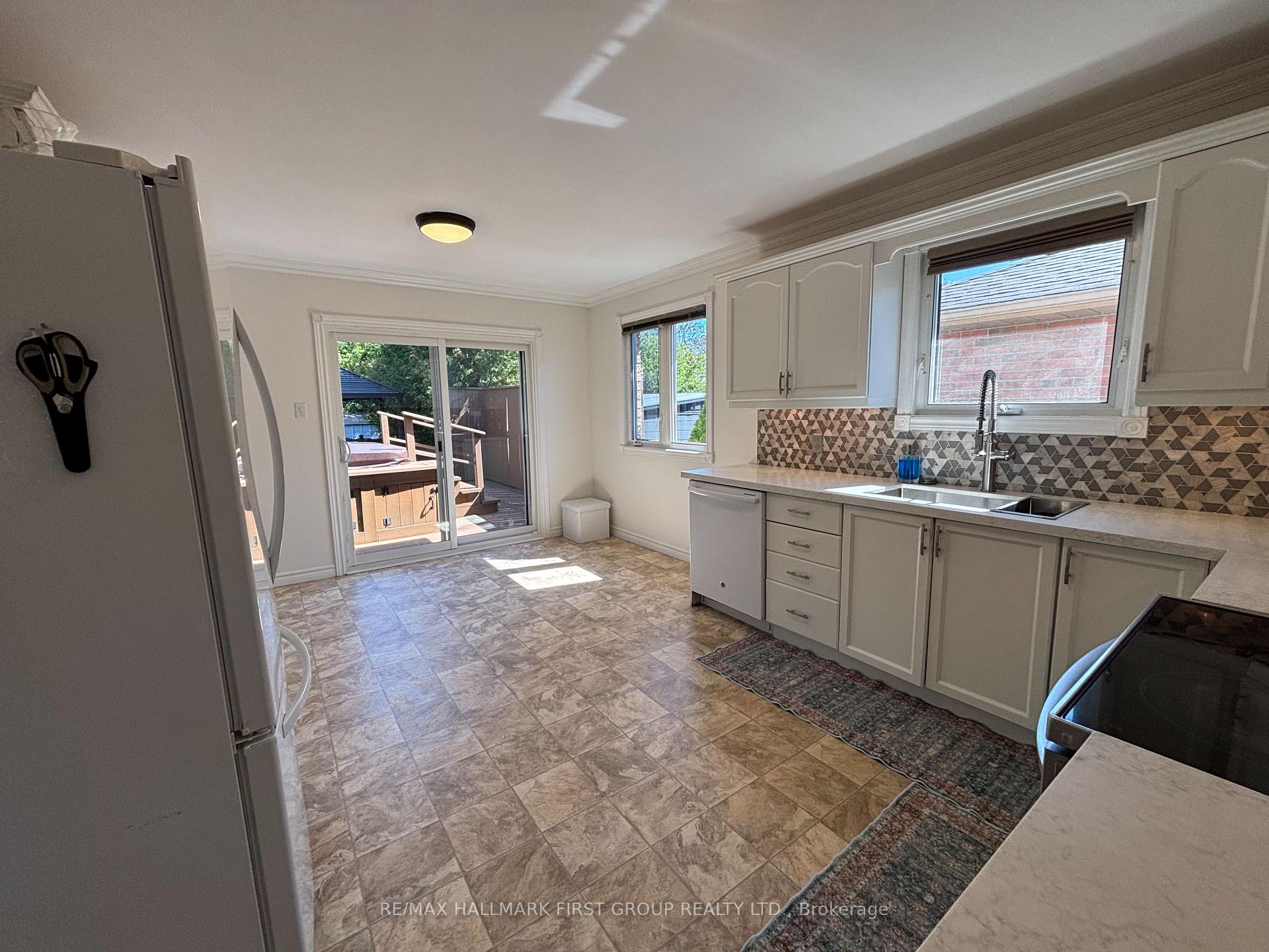 Photo 24 of Unit #Upper, 640 Pinewood Drive, Peterborough, Otonabee Ward 1 — HOMEH