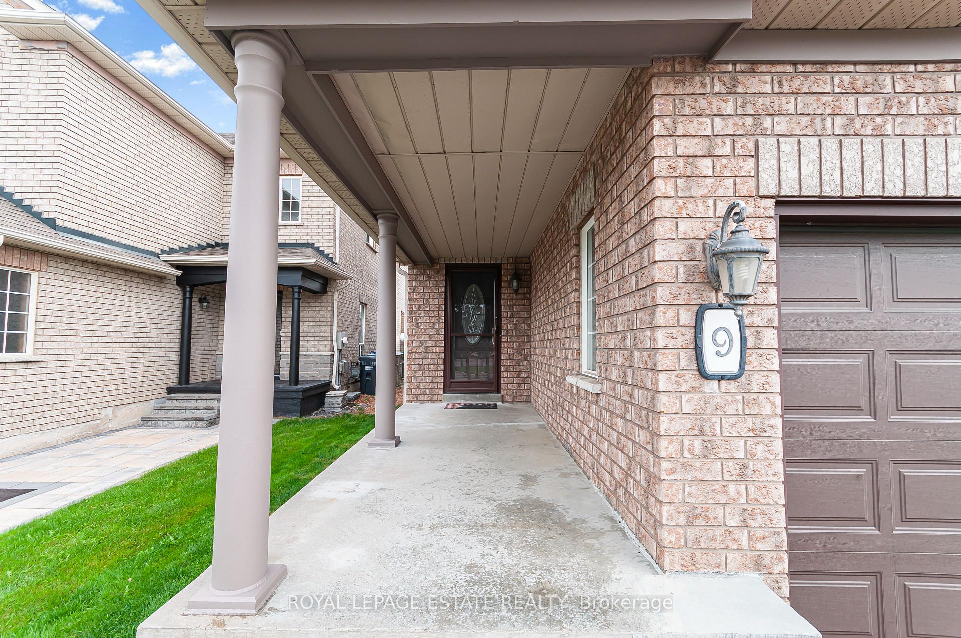 Photo 3 of 9 Brookstone Court, Caledon, Rural Caledon — HOMEH