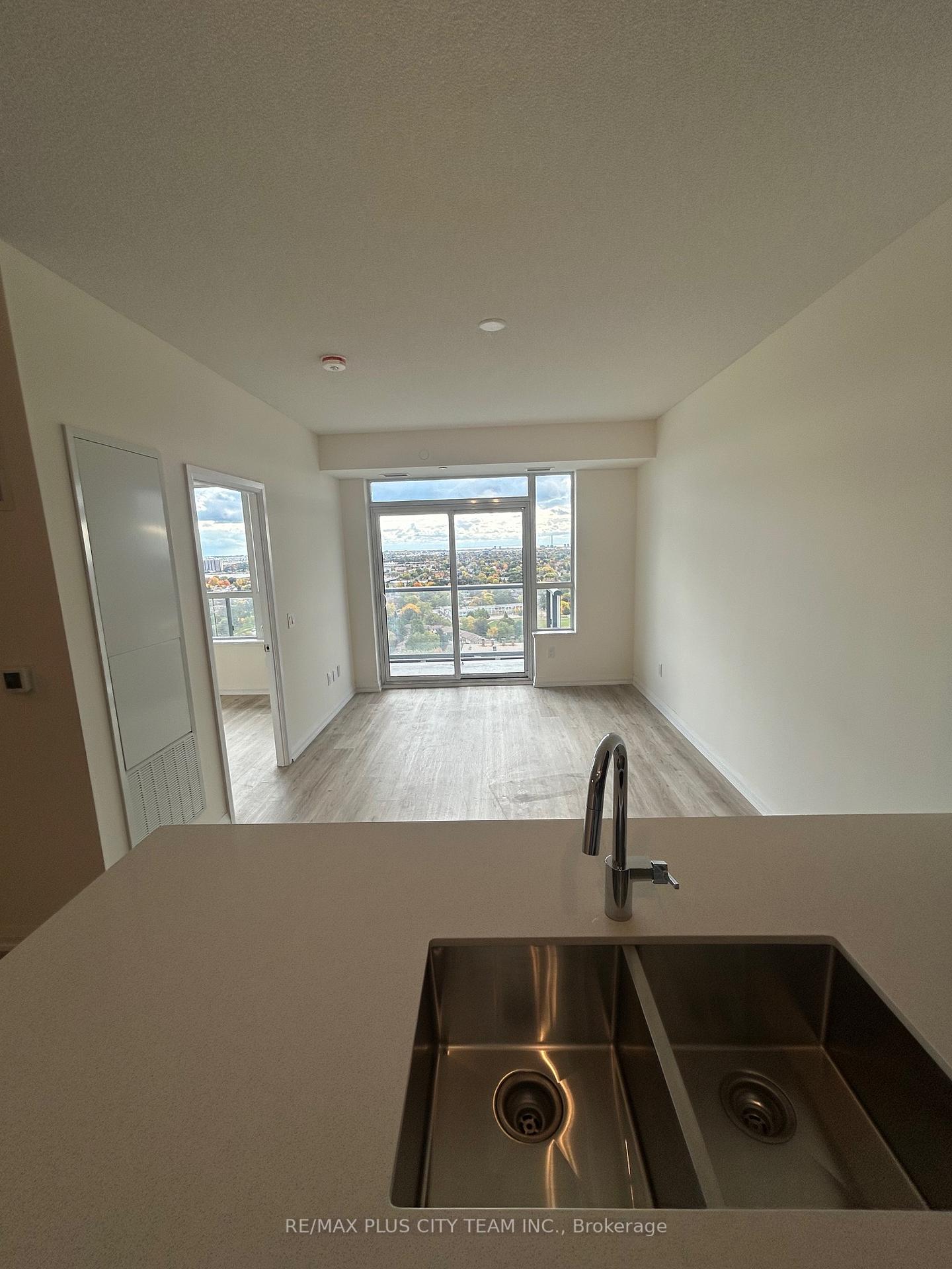 Photo 6 of Unit 2423, 3270 Sheppard Avenue E, Scarborough, Tam O'Shanter-Sullivan — HOMEH