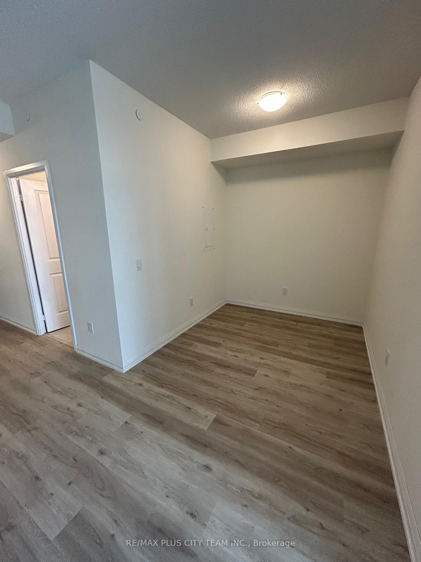 Photo 8 of Unit 2423, 3270 Sheppard Avenue E, Scarborough, Tam O'Shanter-Sullivan — HOMEH