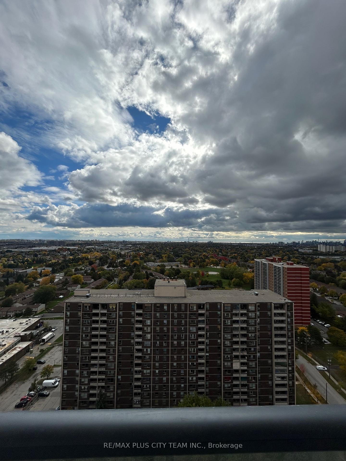 Photo 16 of Unit 2423, 3270 Sheppard Avenue E, Scarborough, Tam O'Shanter-Sullivan — HOMEH