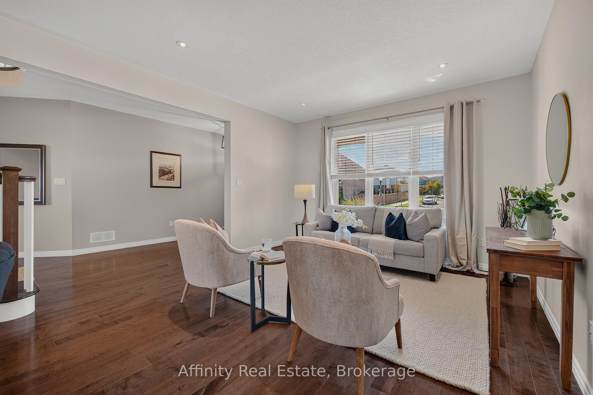 Photo 7 of 268 Evens Pond Crescent, Kitchener, Doon South — HOMEH