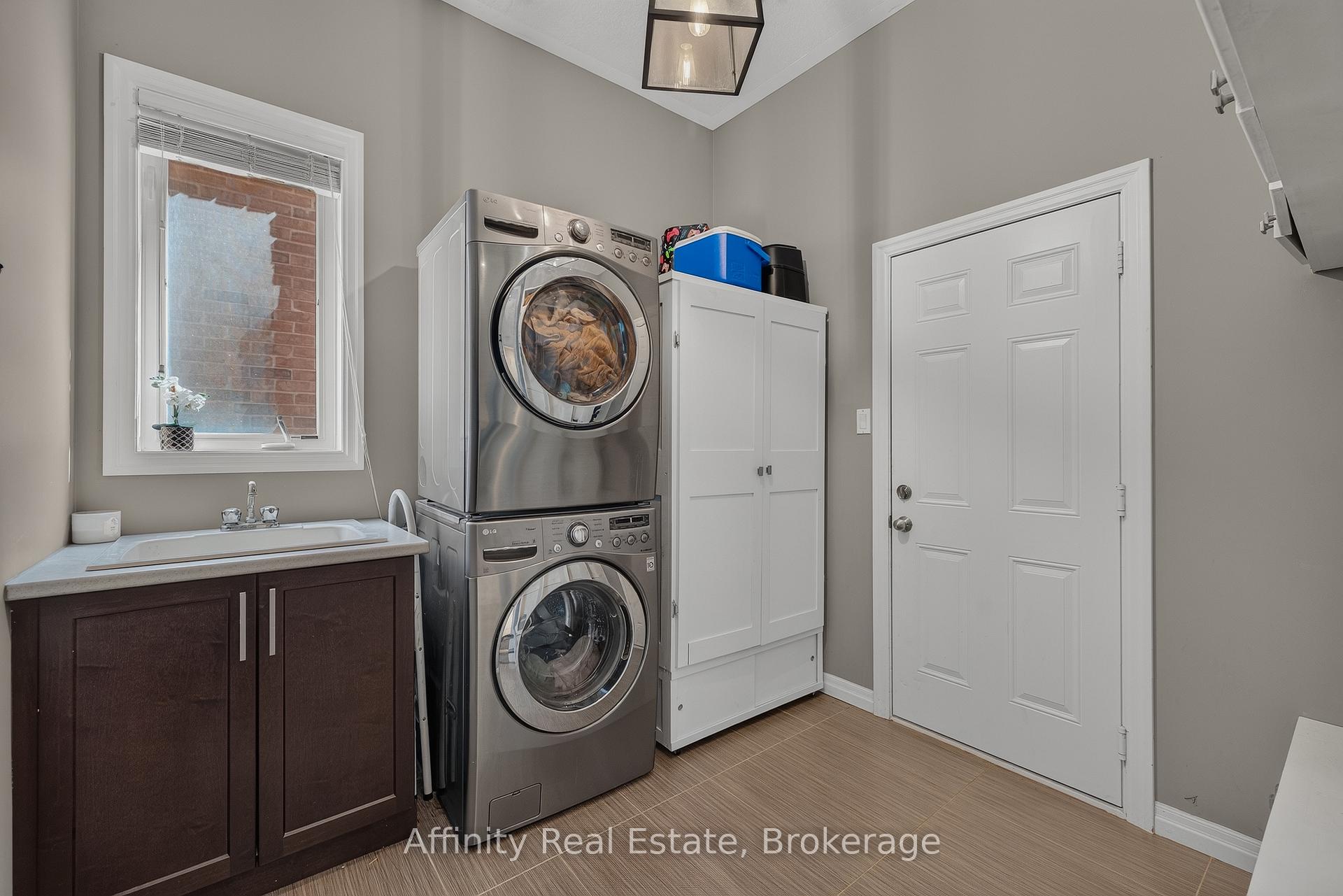 Photo 27 of 268 Evens Pond Crescent, Kitchener, Doon South — HOMEH