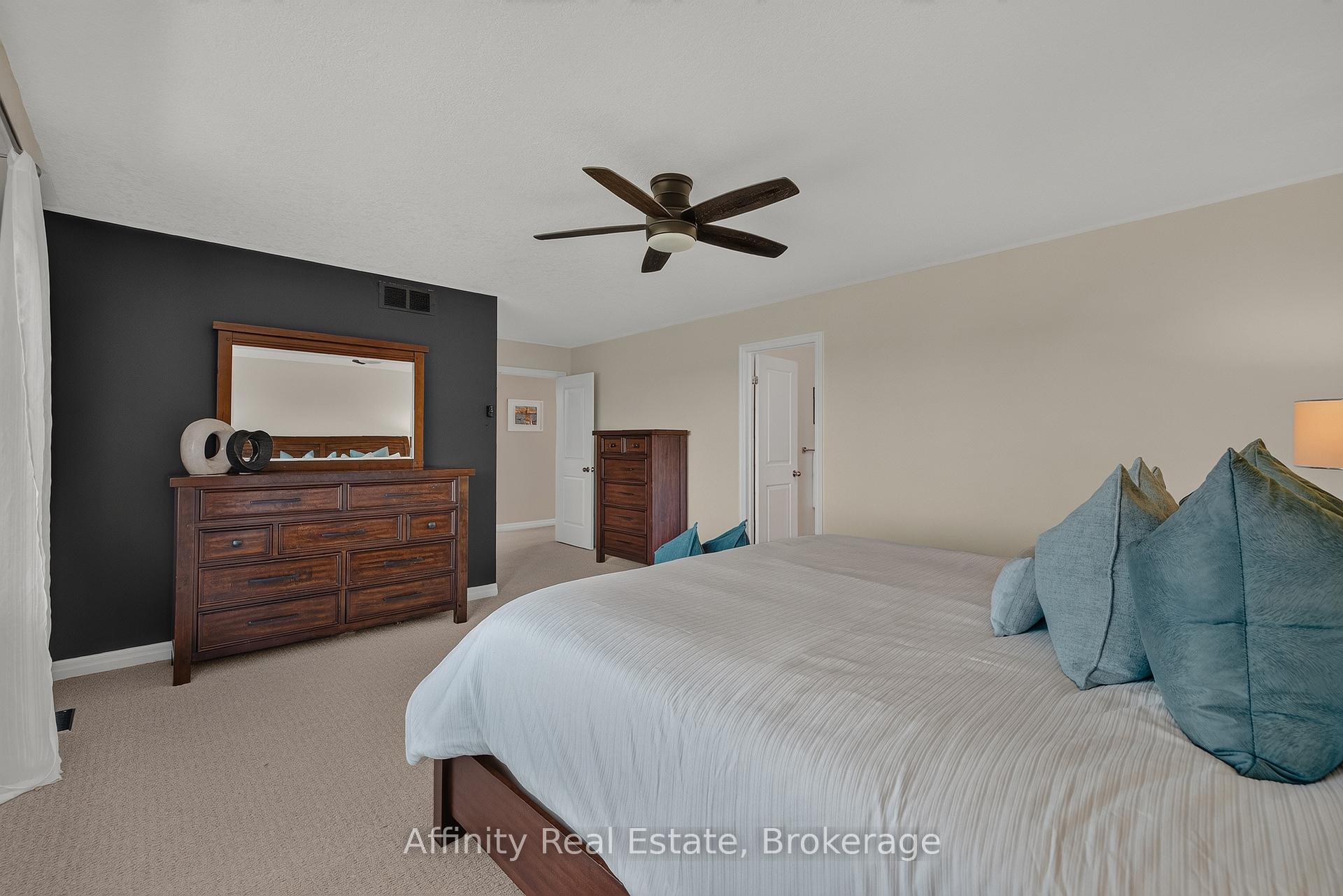 Photo 32 of 268 Evens Pond Crescent, Kitchener, Doon South — HOMEH
