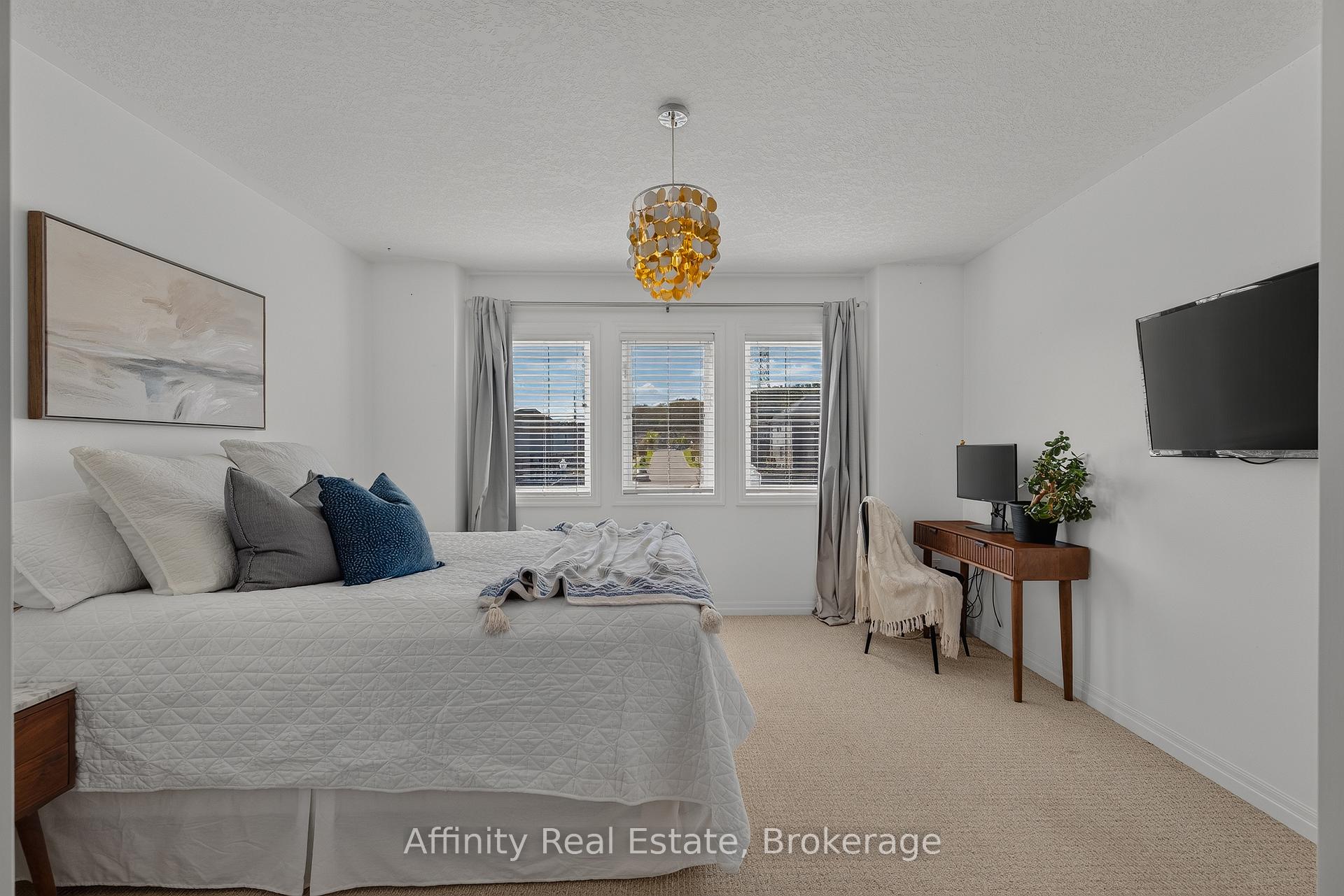 Photo 36 of 268 Evens Pond Crescent, Kitchener, Doon South — HOMEH