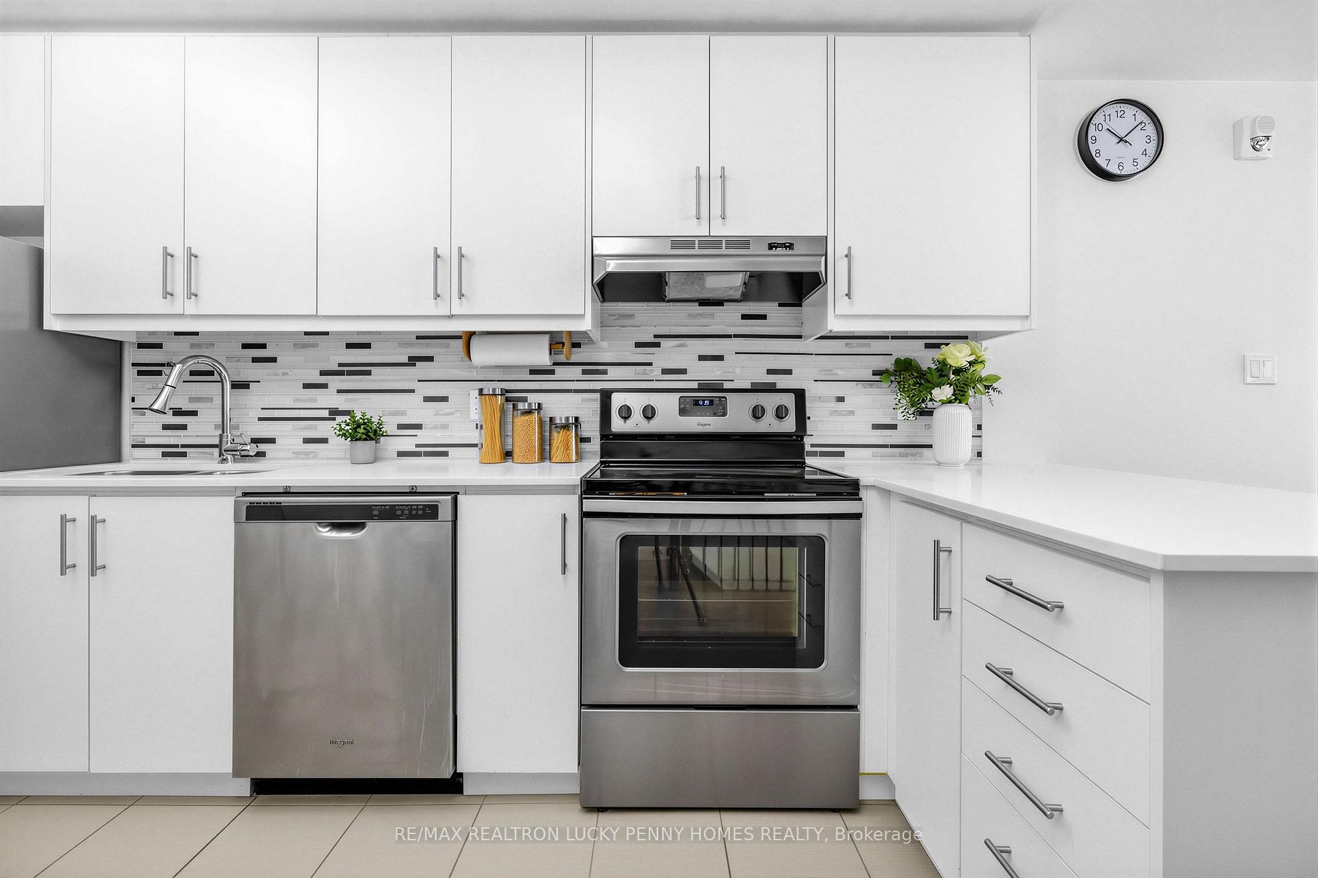 Photo 11 of Unit 14, 2063 Weston Road, North York, Weston — HOMEH