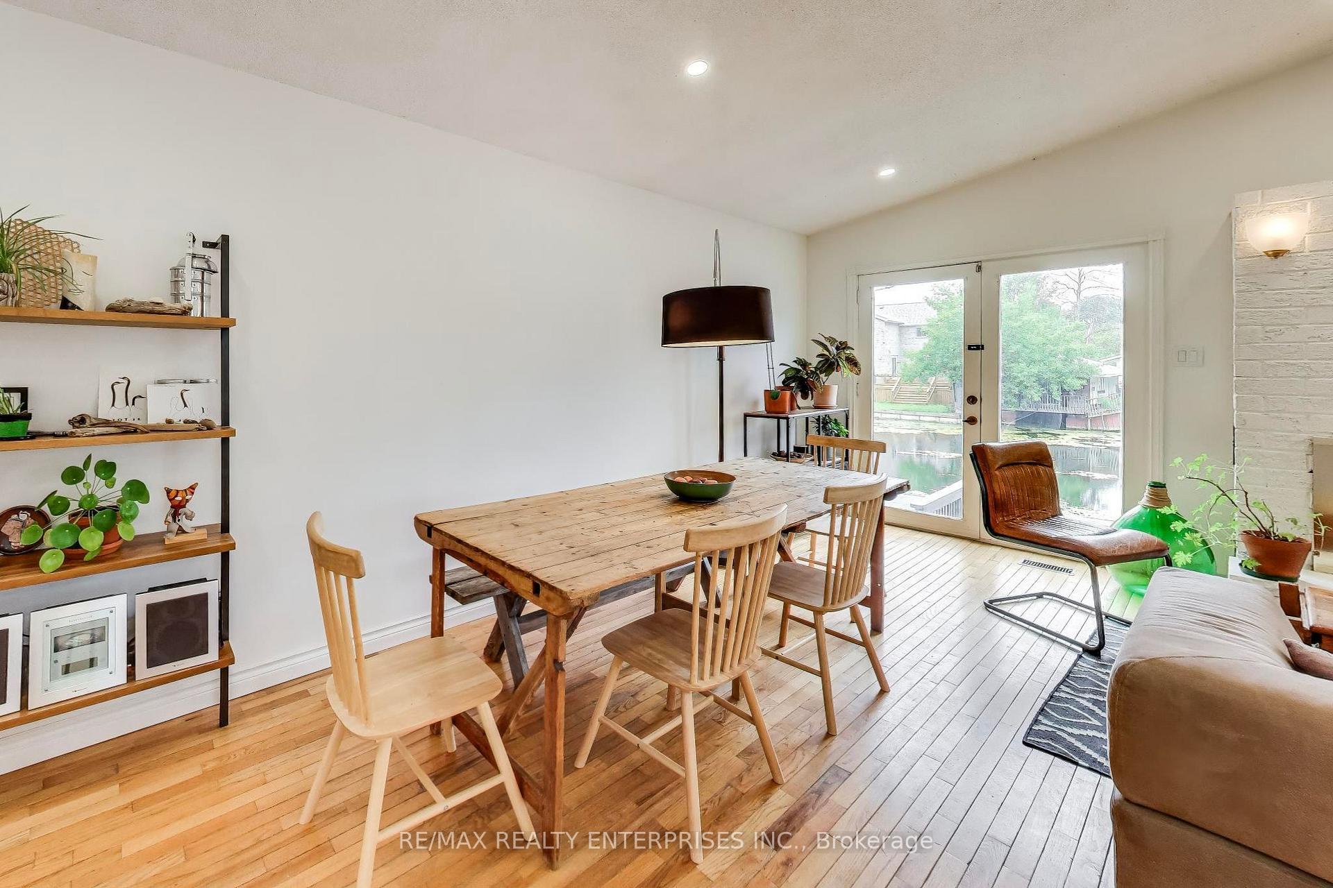 Photo 7 of 35 Shirlea Boulevard, Georgina, Keswick South — HOMEH