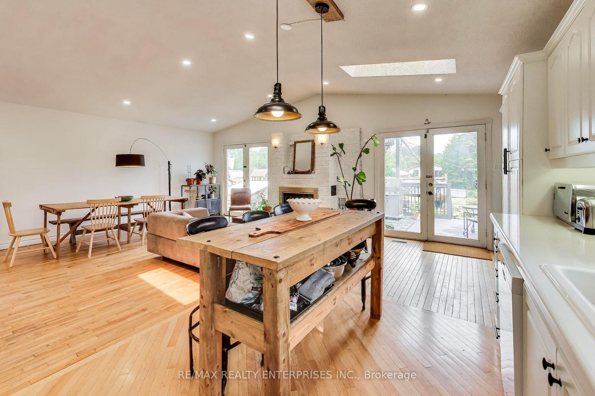 Photo 8 of 35 Shirlea Boulevard, Georgina, Keswick South — HOMEH