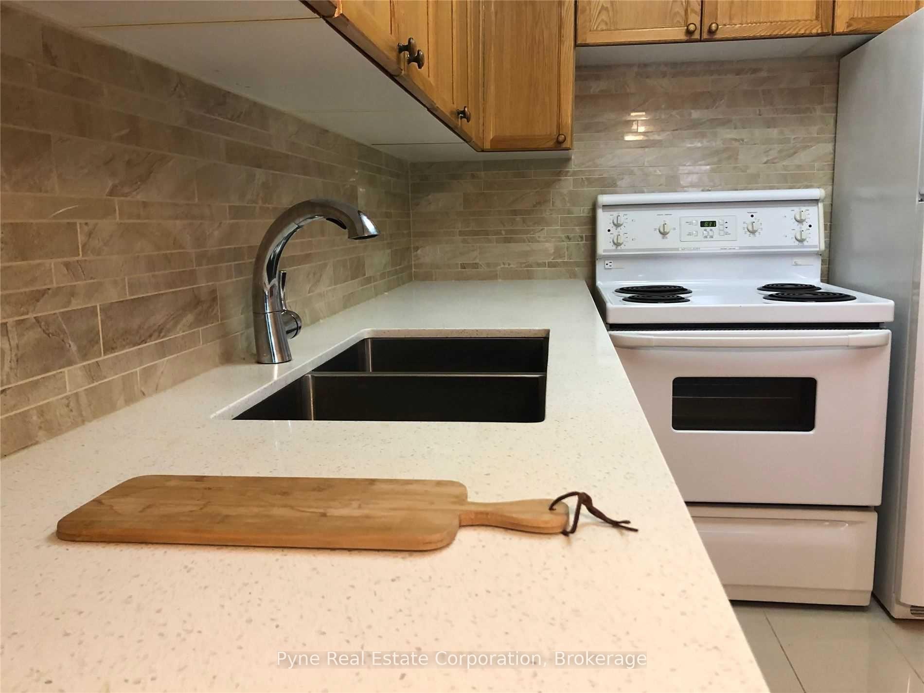 Photo 9 of Unit 207, 240 Scarlett Road, Toronto, Rockcliffe-Smythe — HOMEH