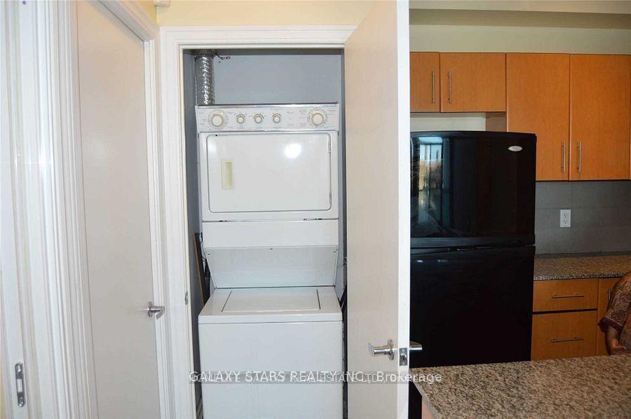 Photo 8 of Unit 402, 16 Yonge Street, Toronto, Waterfront Communities — HOMEH