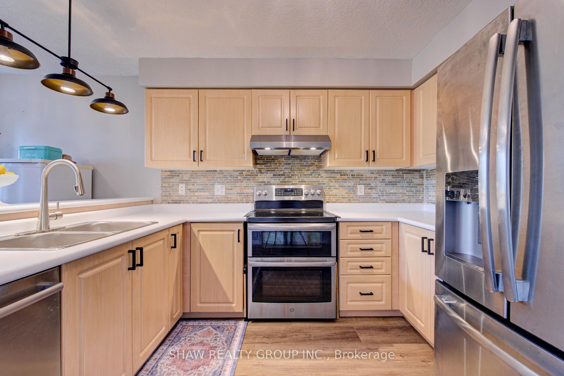 Photo 9 of Unit 19A, 50 Howe Drive, Kitchener, Laurentian Hills — HOMEH