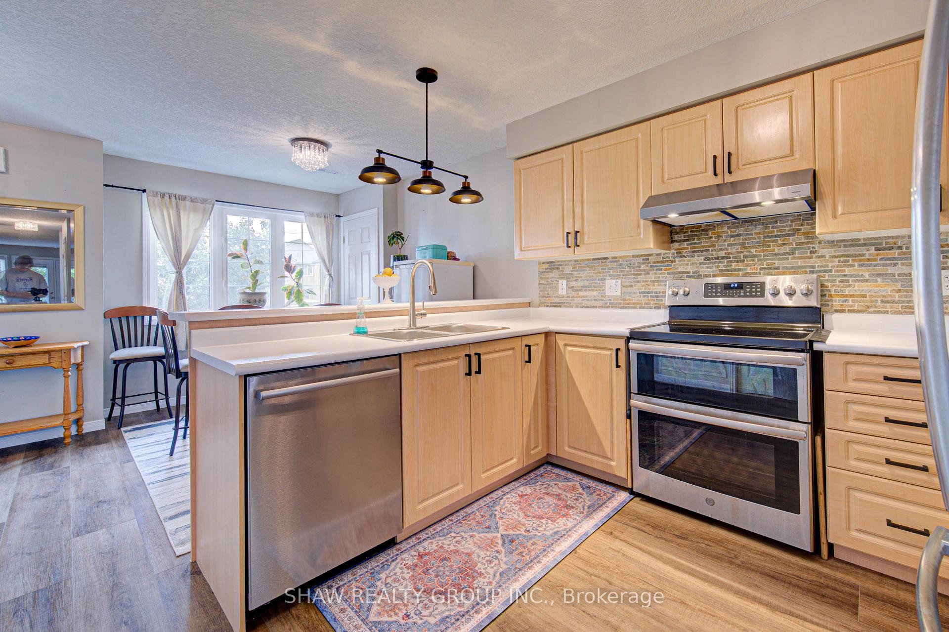 Photo 10 of Unit 19A, 50 Howe Drive, Kitchener, Laurentian Hills — HOMEH