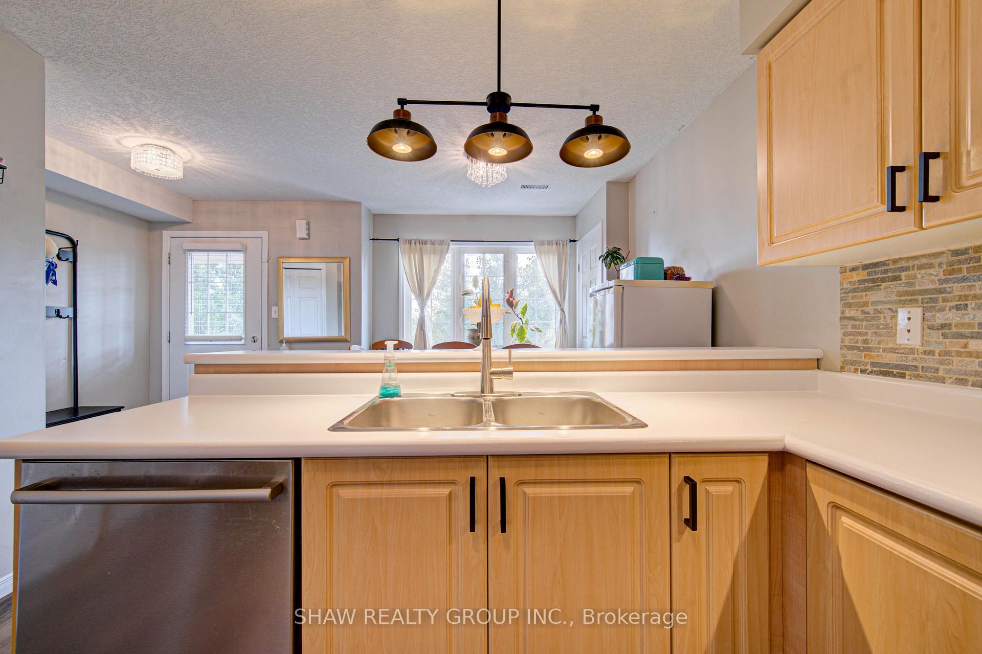 Photo 11 of Unit 19A, 50 Howe Drive, Kitchener, Laurentian Hills — HOMEH
