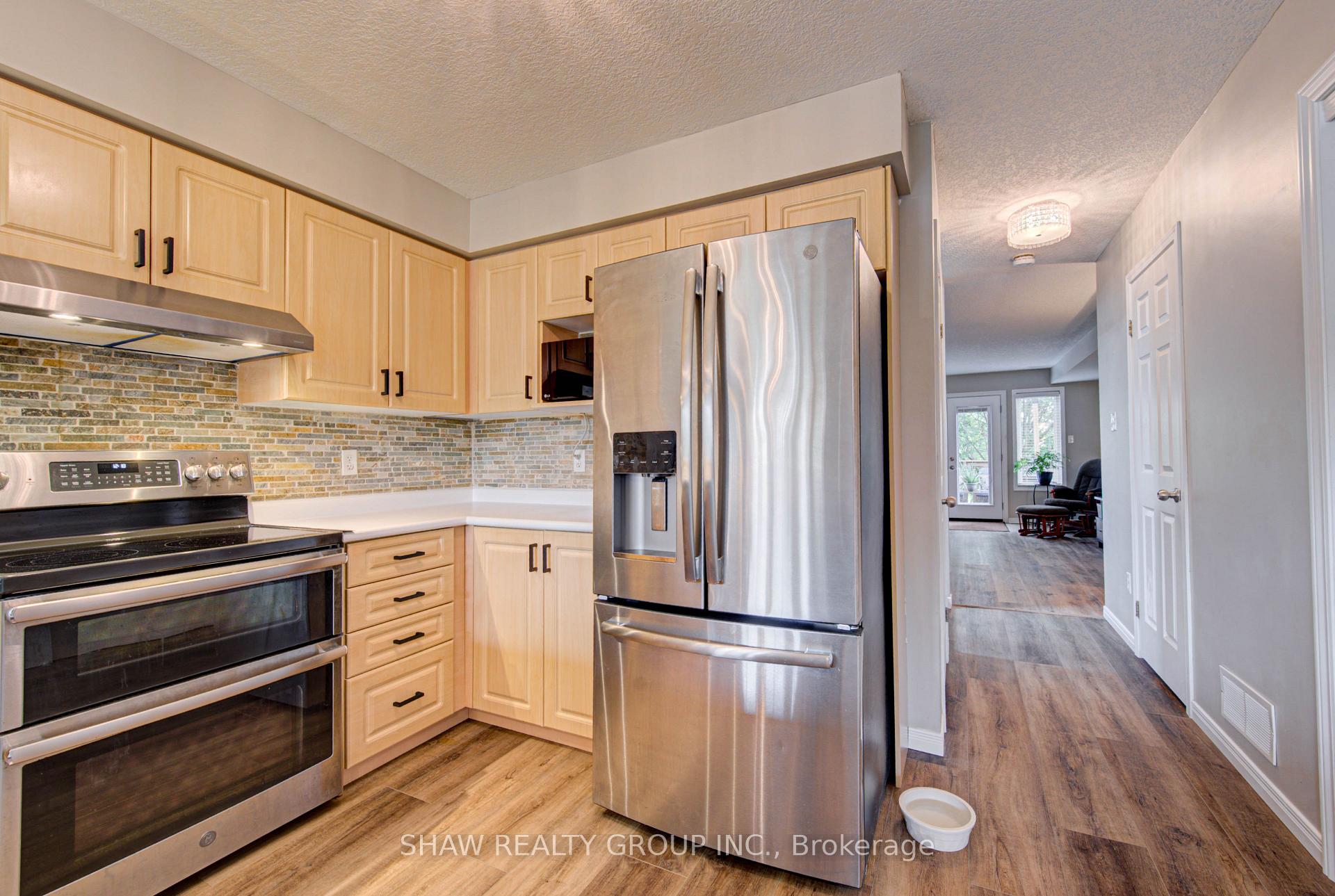 Photo 12 of Unit 19A, 50 Howe Drive, Kitchener, Laurentian Hills — HOMEH