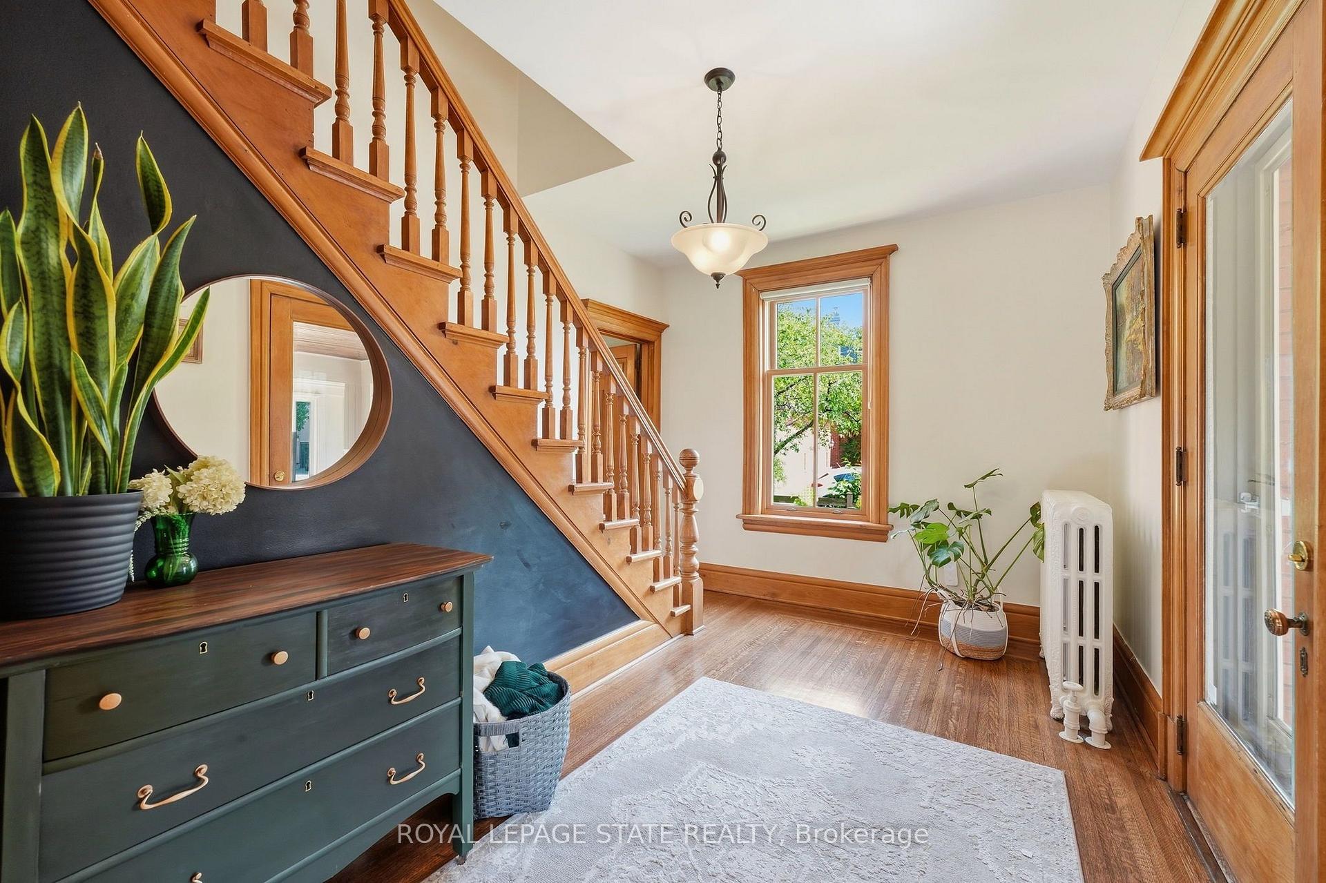 Photo 6 of 627 Maple Avenue, Burlington, Brant — HOMEH