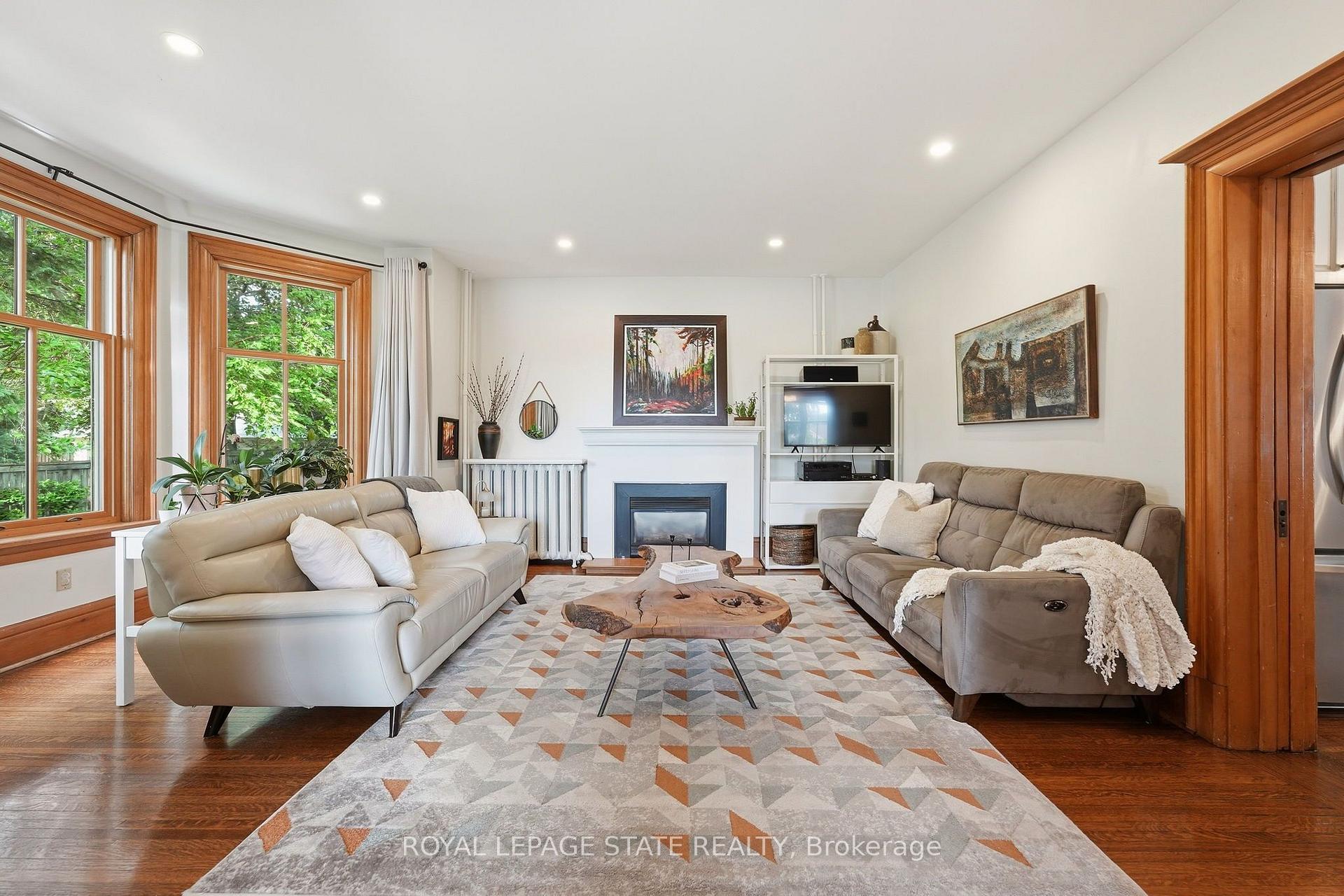 Photo 9 of 627 Maple Avenue, Burlington, Brant — HOMEH
