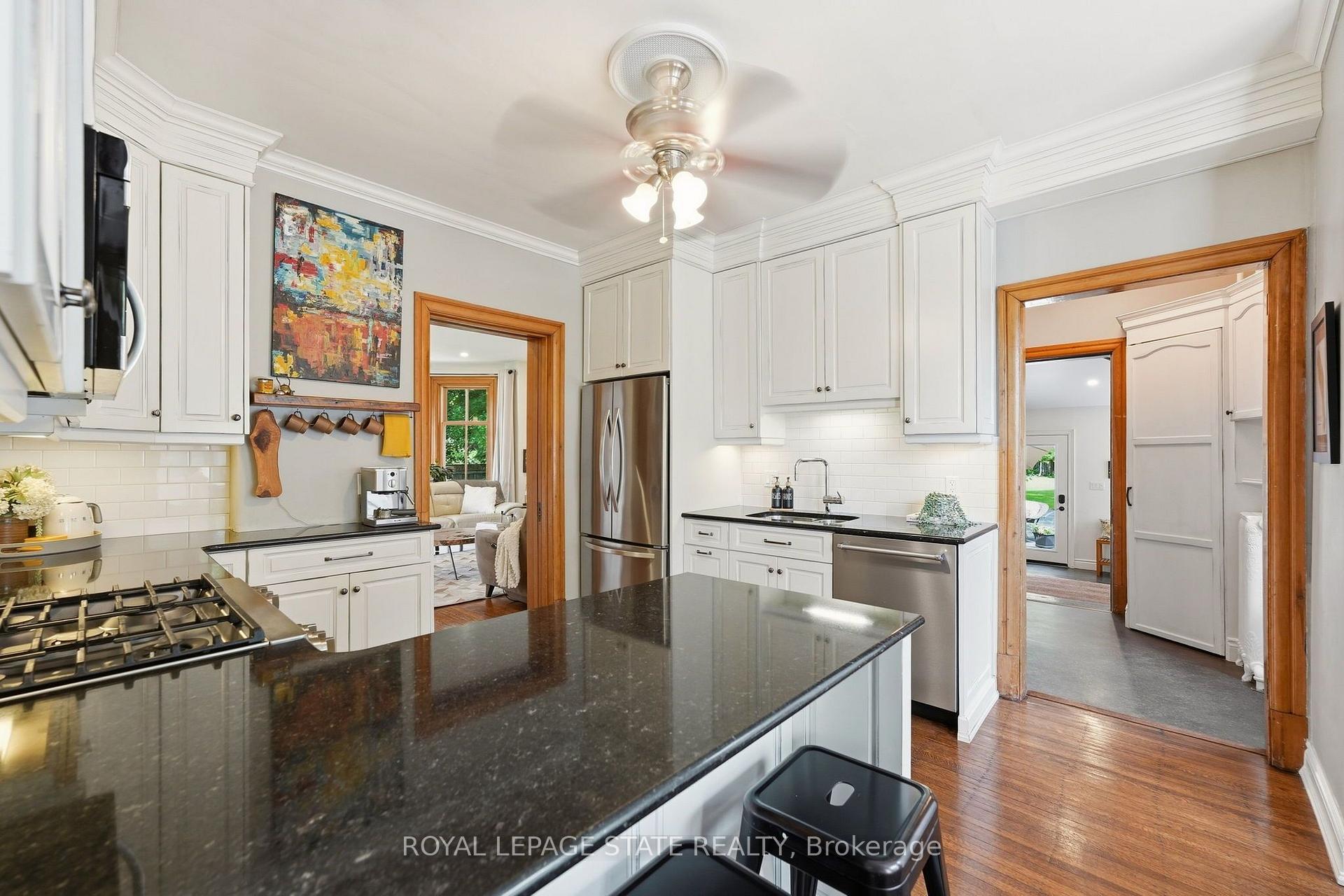 Photo 13 of 627 Maple Avenue, Burlington, Brant — HOMEH