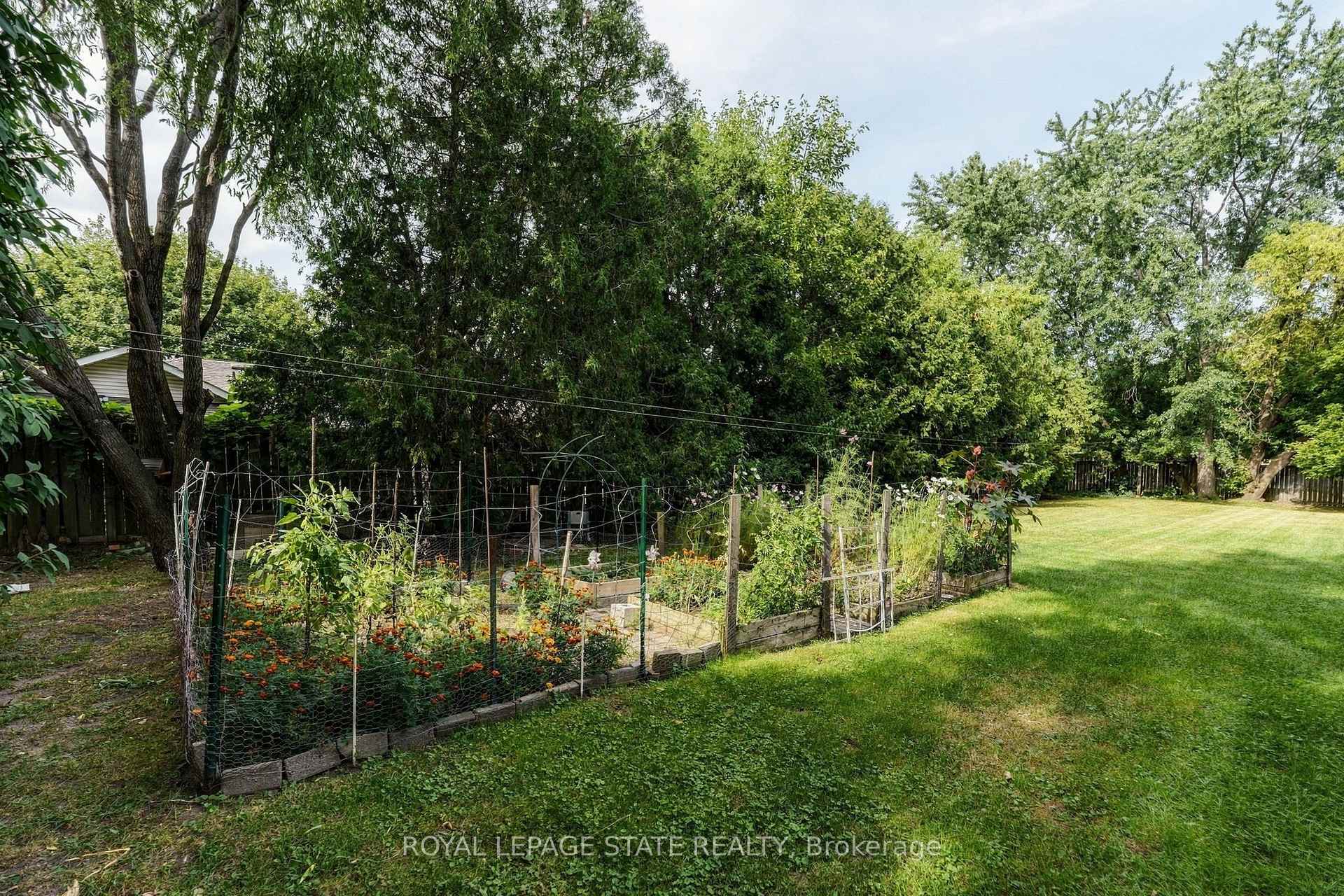 Photo 39 of 627 Maple Avenue, Burlington, Brant — HOMEH