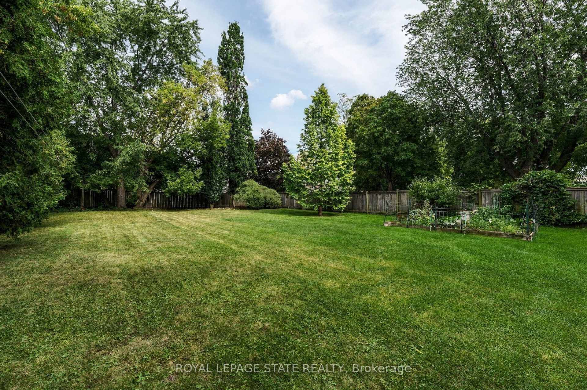 Photo 41 of 627 Maple Avenue, Burlington, Brant — HOMEH