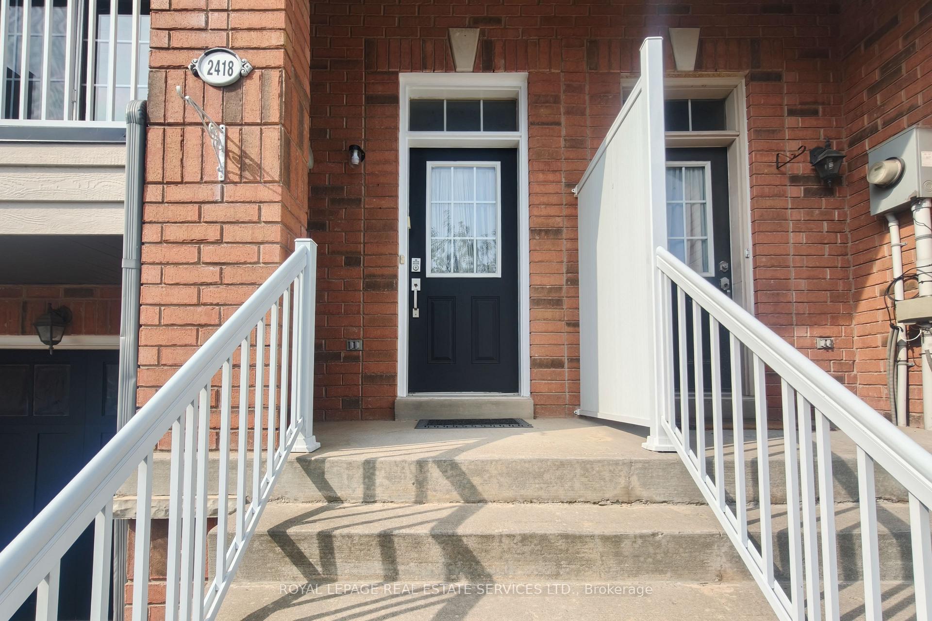 Photo 2 of 2418 Adamvale Crescent, Oakville, Westmount — HOMEH