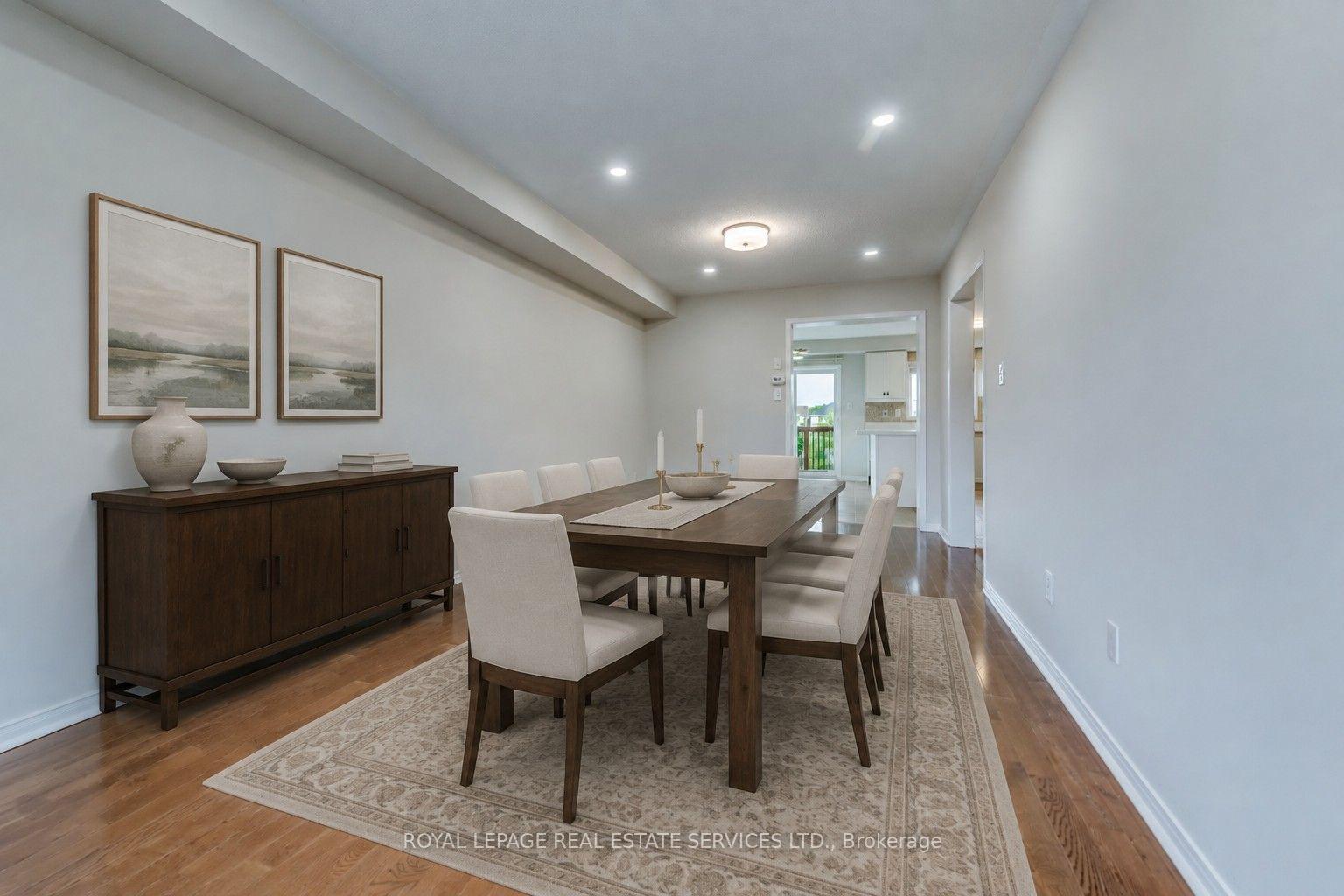 Photo 8 of 2418 Adamvale Crescent, Oakville, Westmount — HOMEH