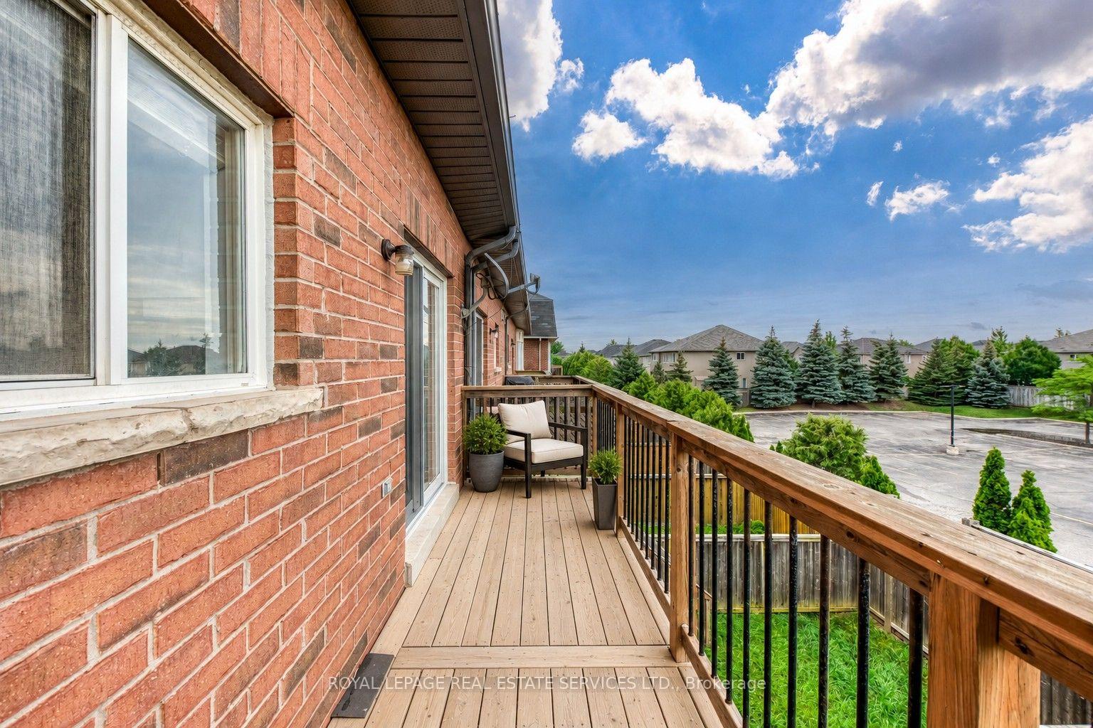 Photo 21 of 2418 Adamvale Crescent, Oakville, Westmount — HOMEH
