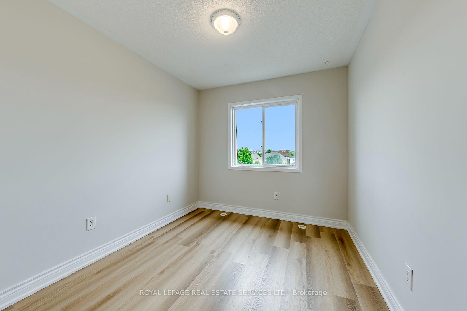 Photo 30 of 2418 Adamvale Crescent, Oakville, Westmount — HOMEH