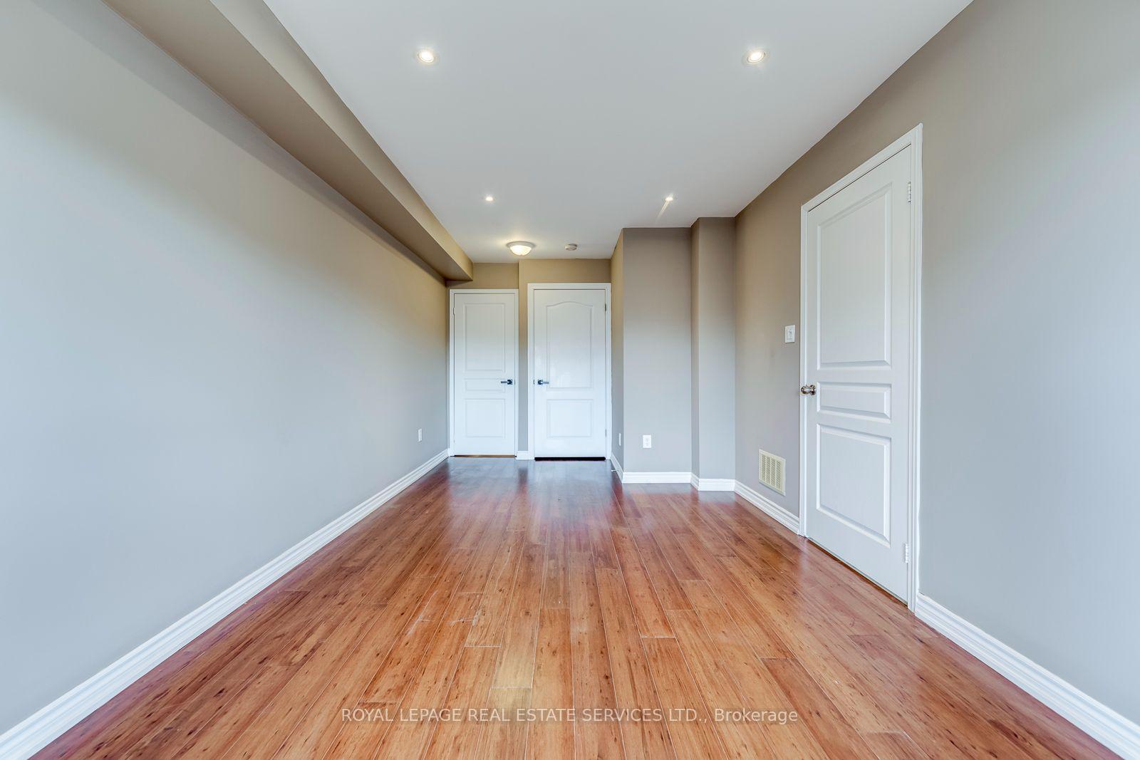 Photo 35 of 2418 Adamvale Crescent, Oakville, Westmount — HOMEH