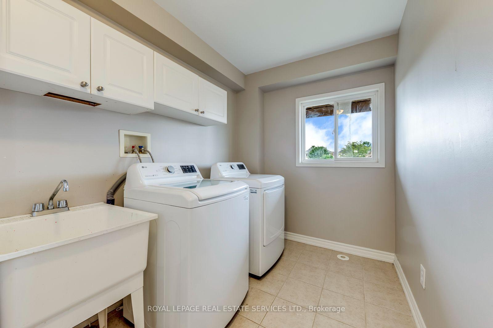 Photo 40 of 2418 Adamvale Crescent, Oakville, Westmount — HOMEH