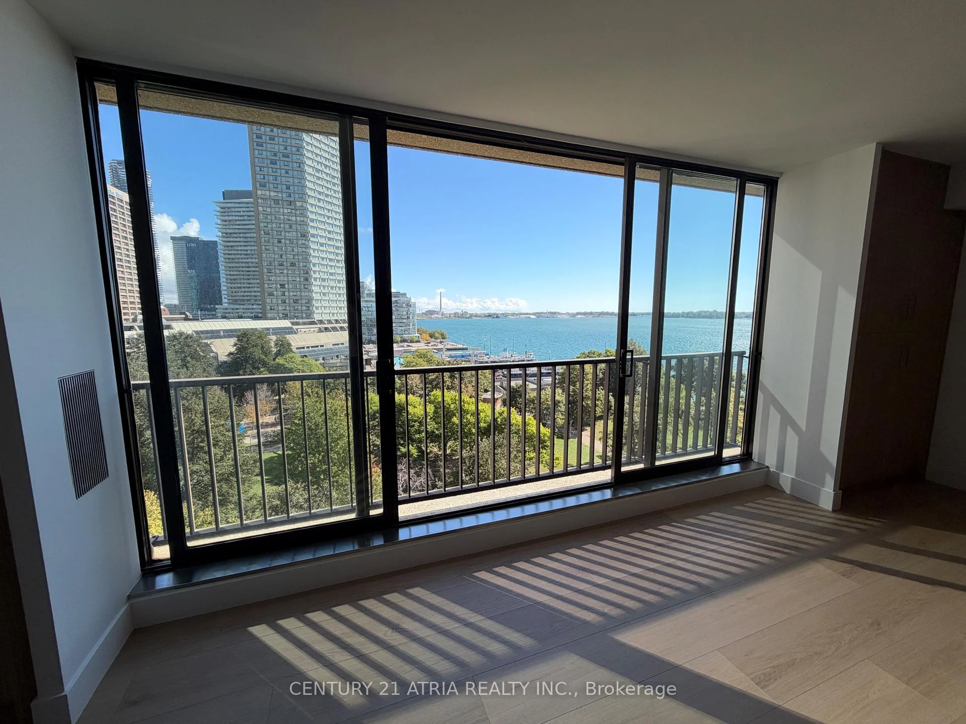 Photo 23 of Unit 1004, 33 Harbour Square, Toronto, Waterfront Communities — HOMEH