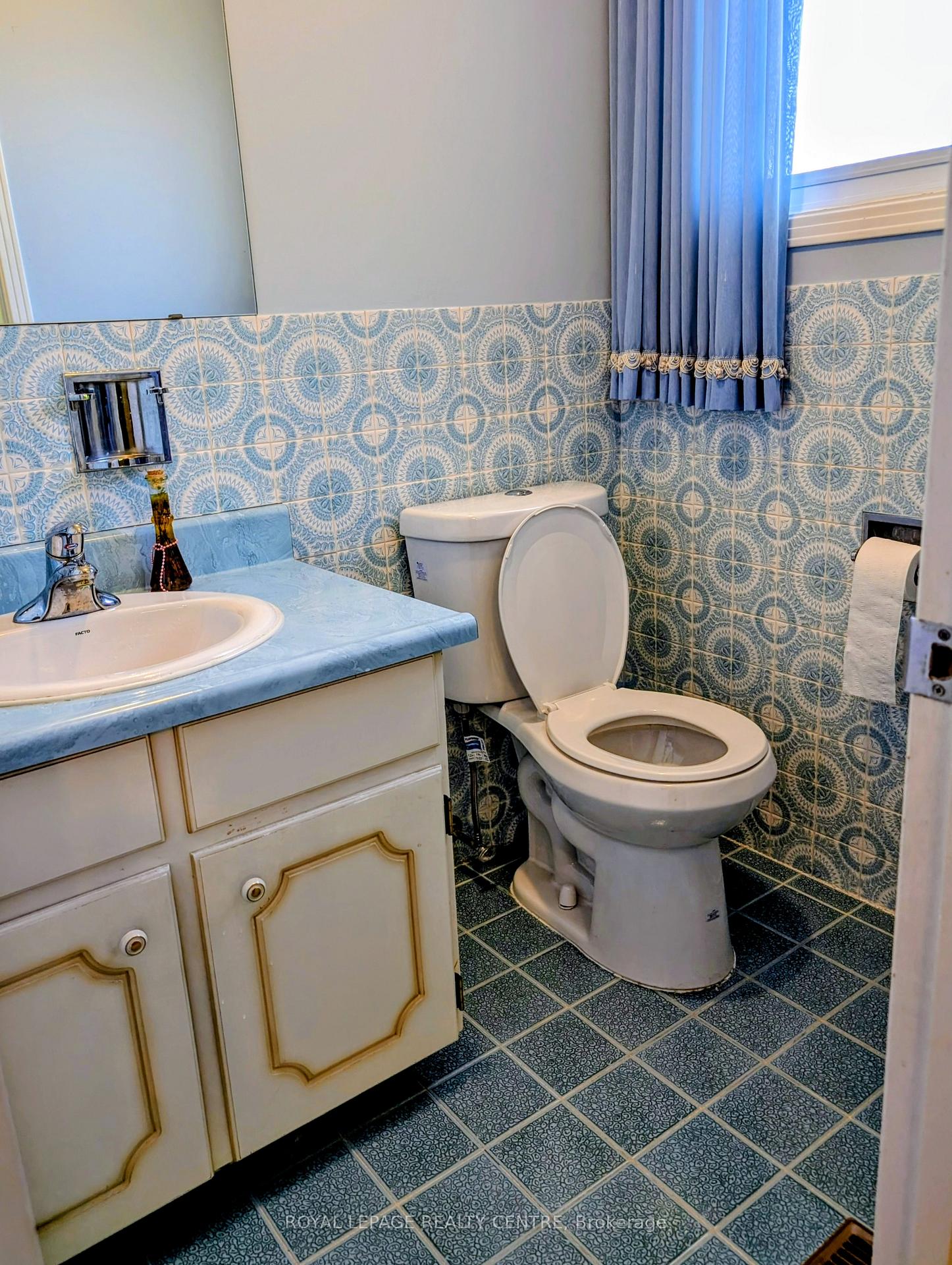Photo 12 of 2560 Cynara Road, Mississauga, Cooksville — HOMEH